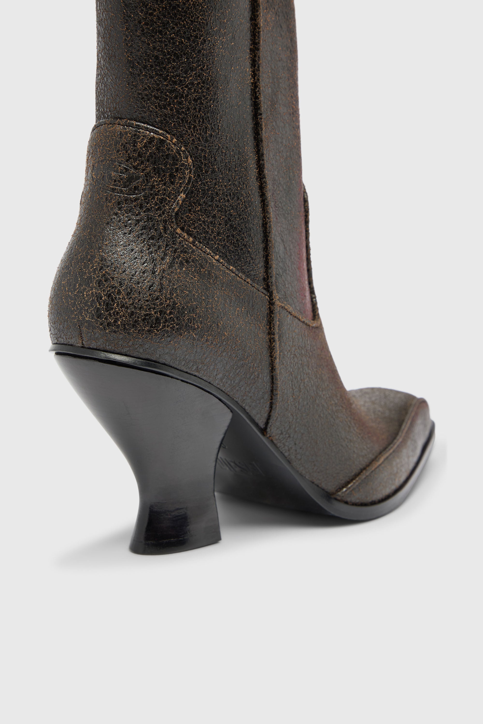 Diesel - D-LUFFY-75-AB, Woman's D-Luffy-Ankle boots in crackled leather in Dark Brown - 5