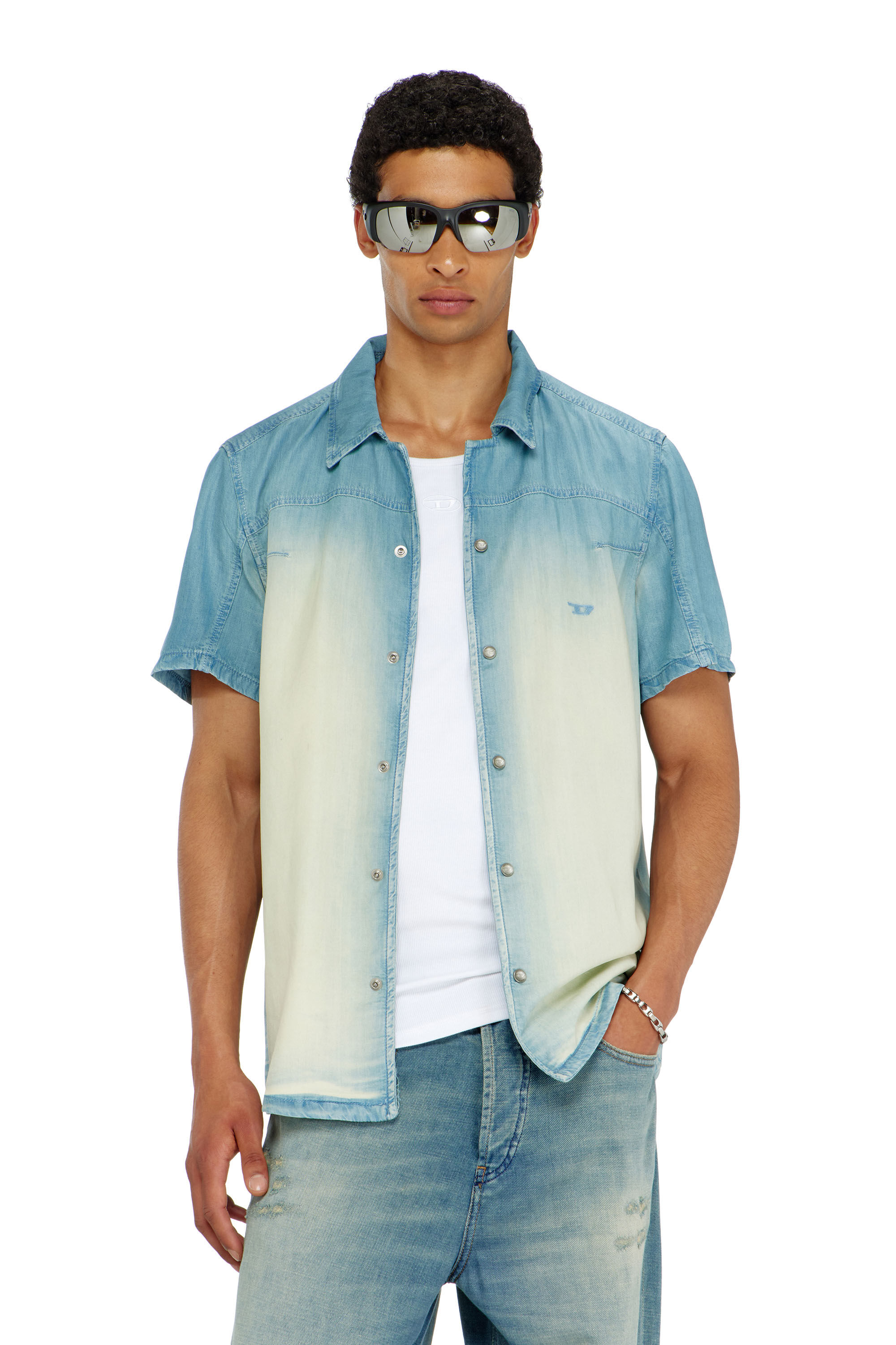 Diesel - D-CLARIVO-S, Chemise &agrave; manches courtes en denim fluide surteint Homme in ToBeDefined - 2