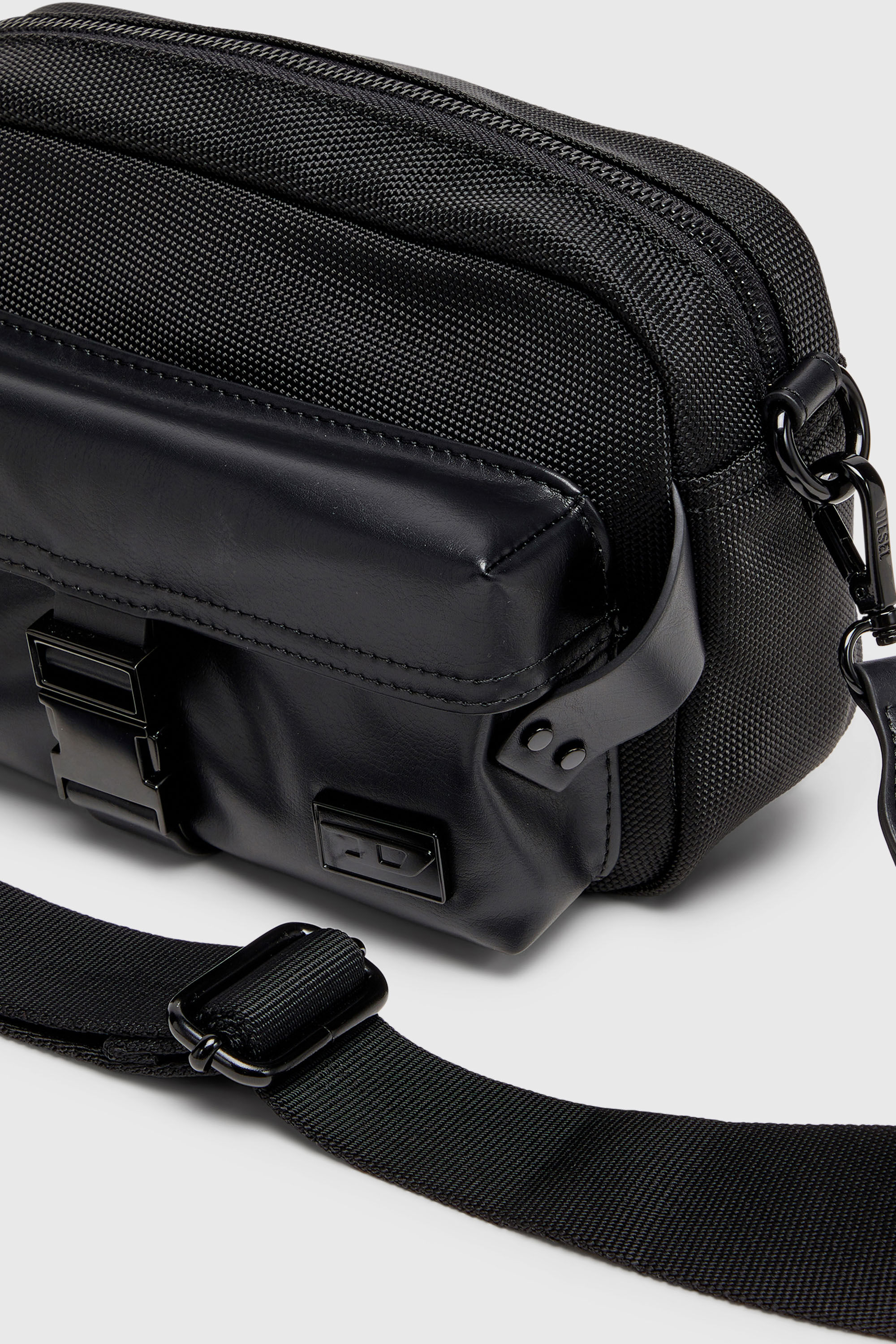 Diesel - MULTI-PKTS CAMERA BAG X, Multi-Pkts - Sac bandouli&egrave;re en nylon avec poche &agrave; rabat Mixte in Noir - 5