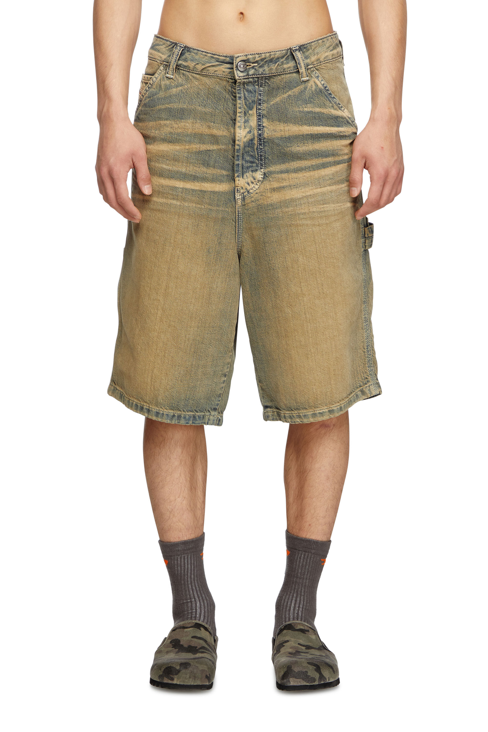 Diesel - D-LIVERY-SHORT, Short utility en denim brossé doré Homme in Polychrome - 3