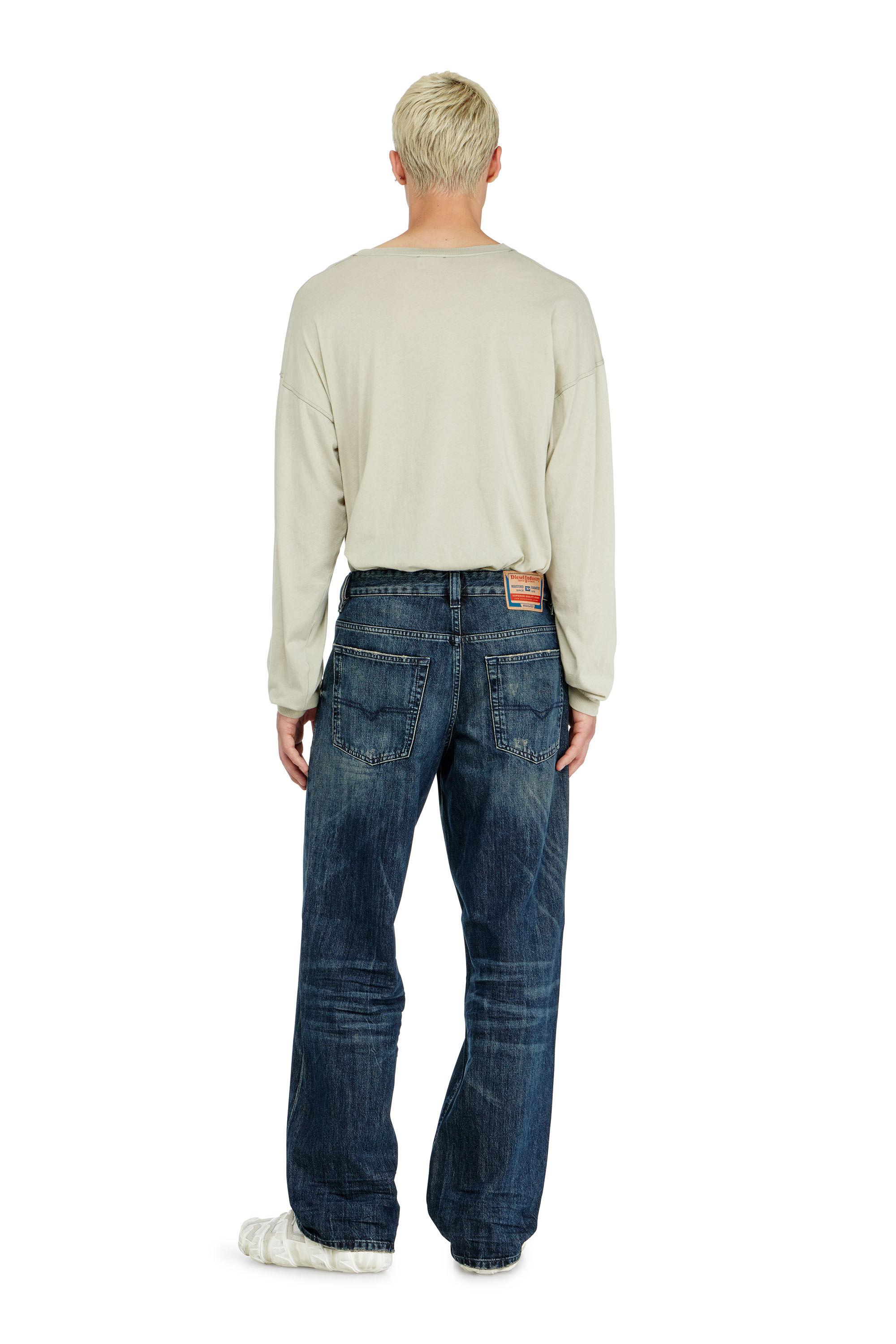 Men's Relaxed Jeans | Low Waist 2001 D-MacroDark Blue | Diesel BE