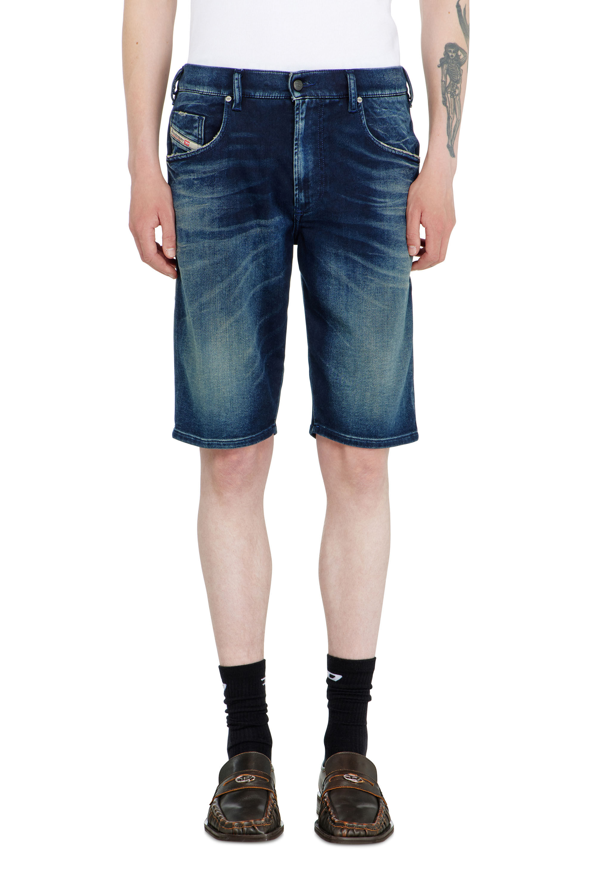 Diesel - 2033 D-KROOLEY-SHORT-BW JOGG, Chino shorts en JoggJeans d&eacute;lav&eacute; Homme in Bleu - 3