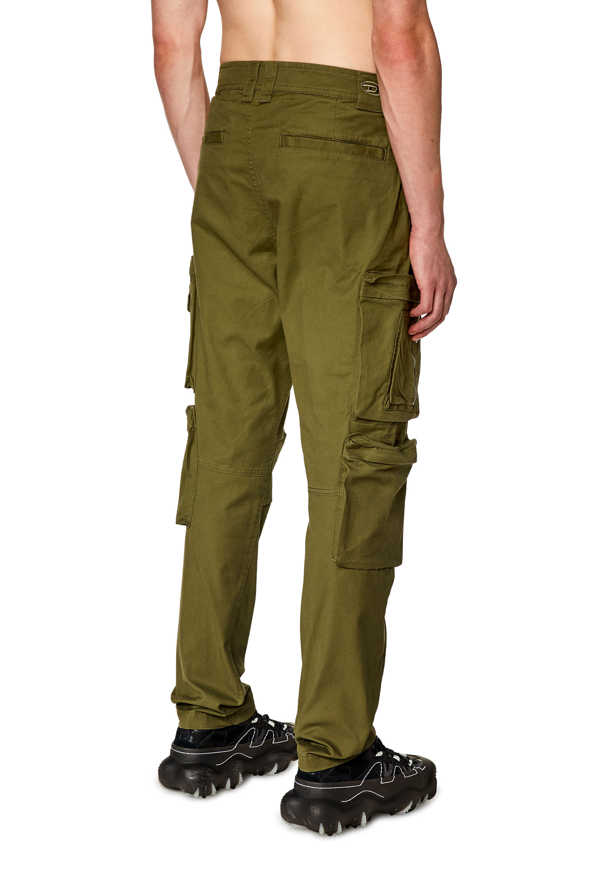 Diesel - P-ARLEM, Homme Pantalon cargo avec poche zippée in Vert - Image 4