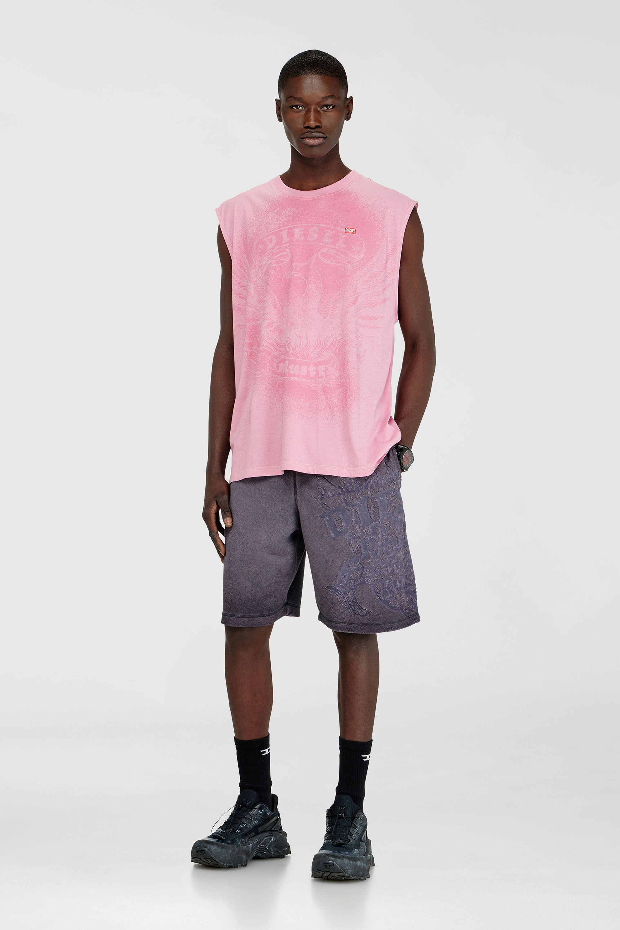 Diesel - T-BOXT-SL-NOTCH, D&eacute;bardeur en coton avec motif ton sur ton Homme in Rose - 1
