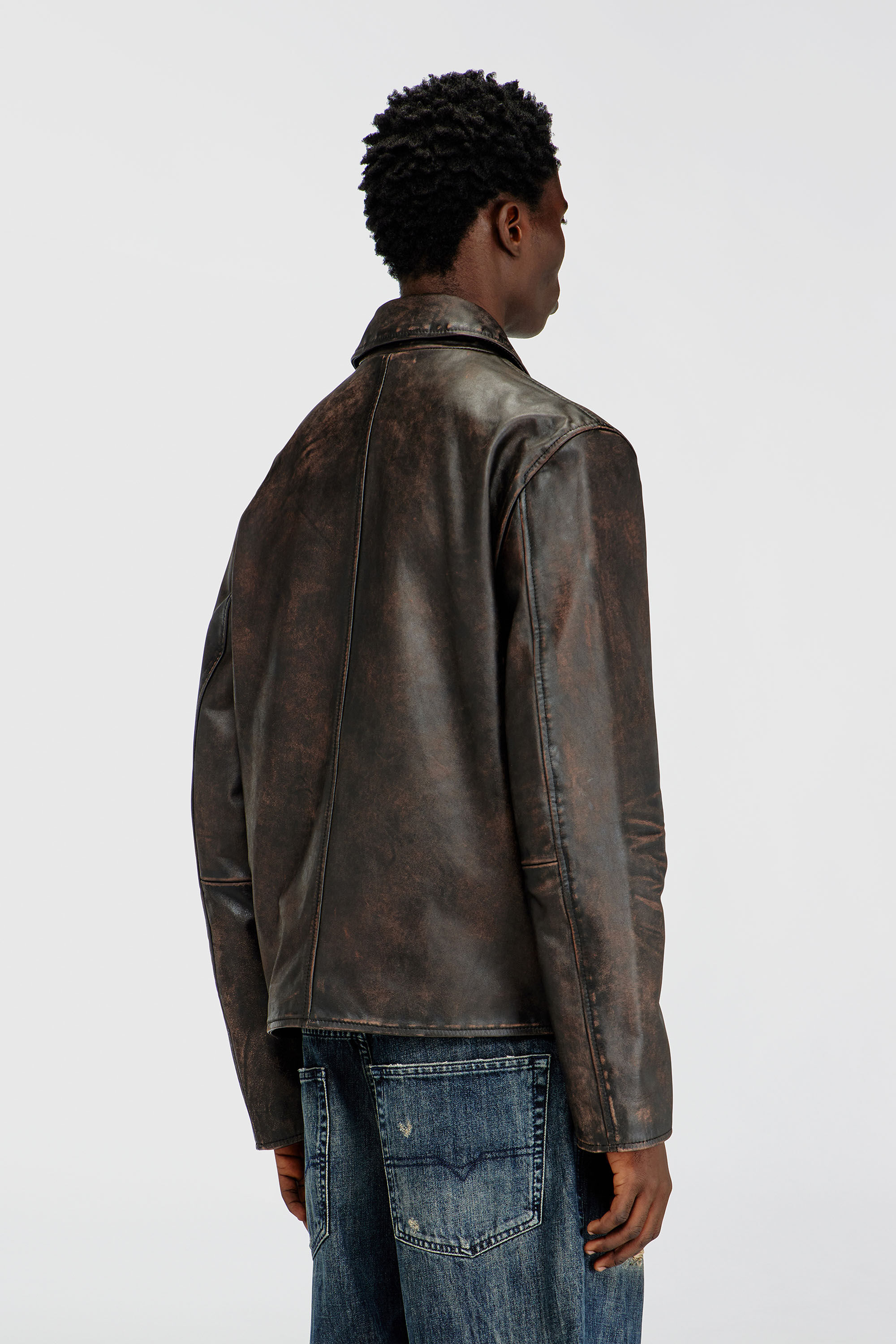 Diesel - L-AMAR-WRD, Veste coach en cuir trait&eacute; Homme in Marron - 4