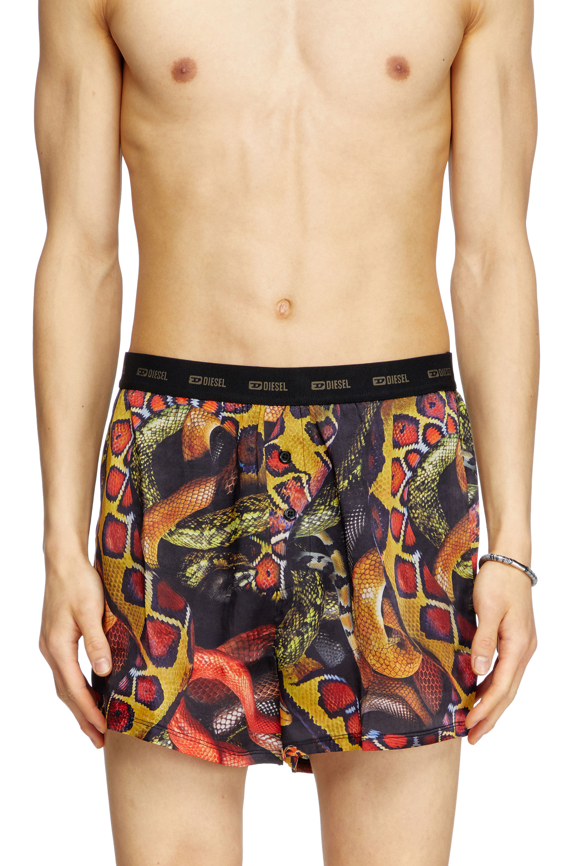 Diesel - STARK-UTLT-SNAKE, Boxer long en satin avec imprimé serpent Homme in Polychrome - 3