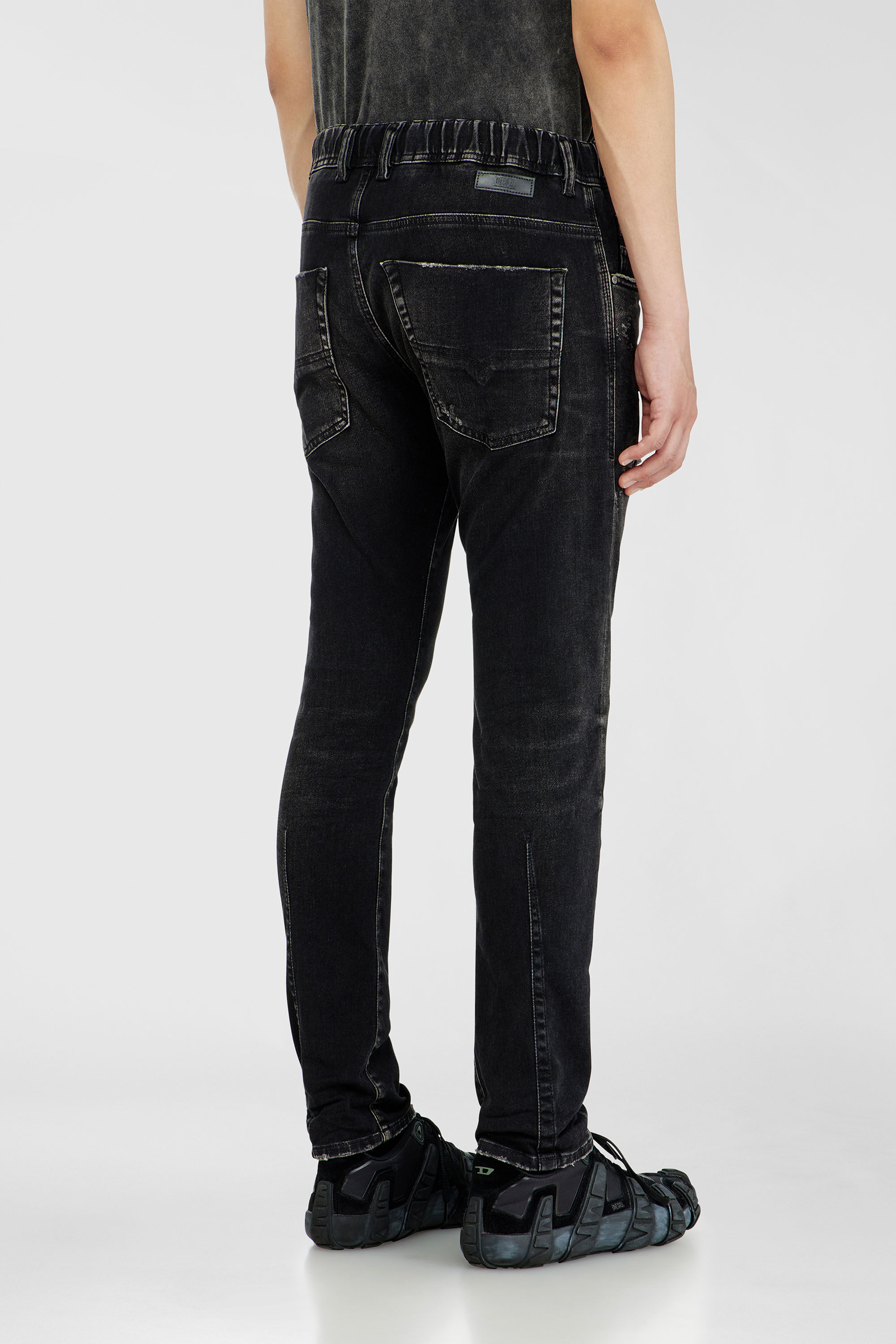 Diesel - Regular 2030 D-Krooley Joggjeans&reg; 09Q22 Homme, Noir/Gris fonc&eacute; - Image 3