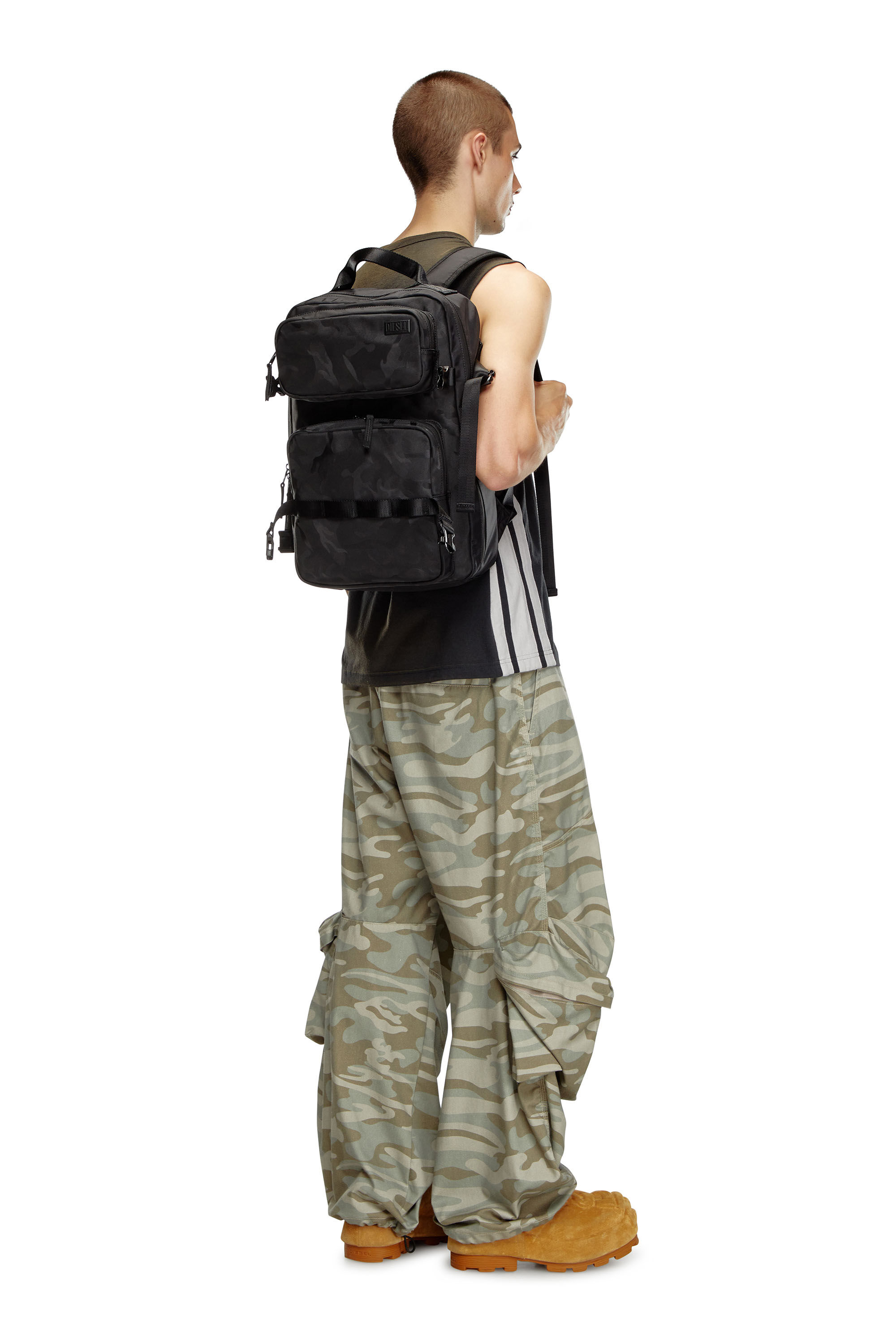 Diesel - DSRT BACKPACK, Dsrt-Sac à dos utility en nylon imprimé Homme in Noir - 6