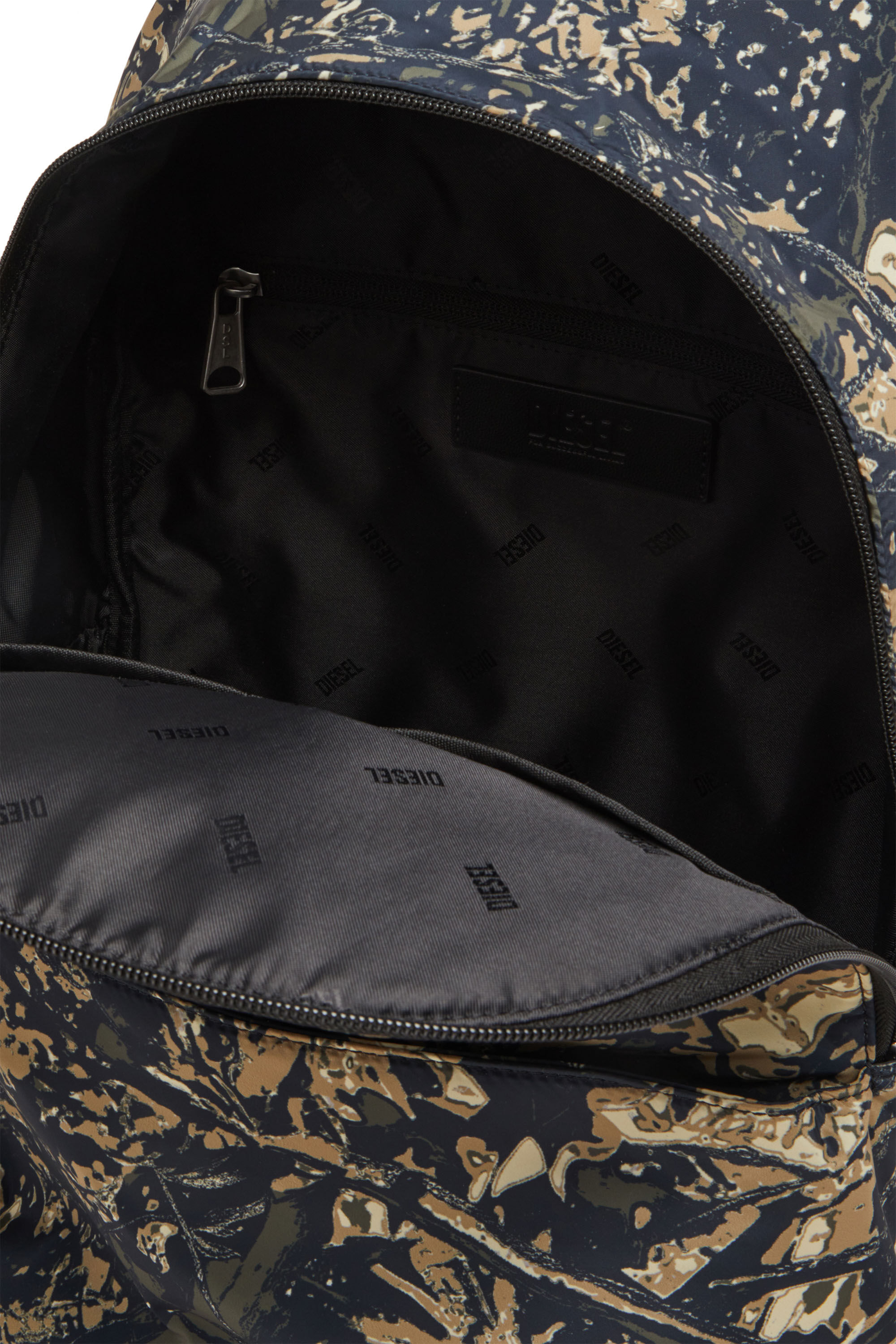 Diesel - D-PACK BACKPACK X, D-Pack-Sac à dos en tissu avec imprimé camouflage Homme in Vert - 2