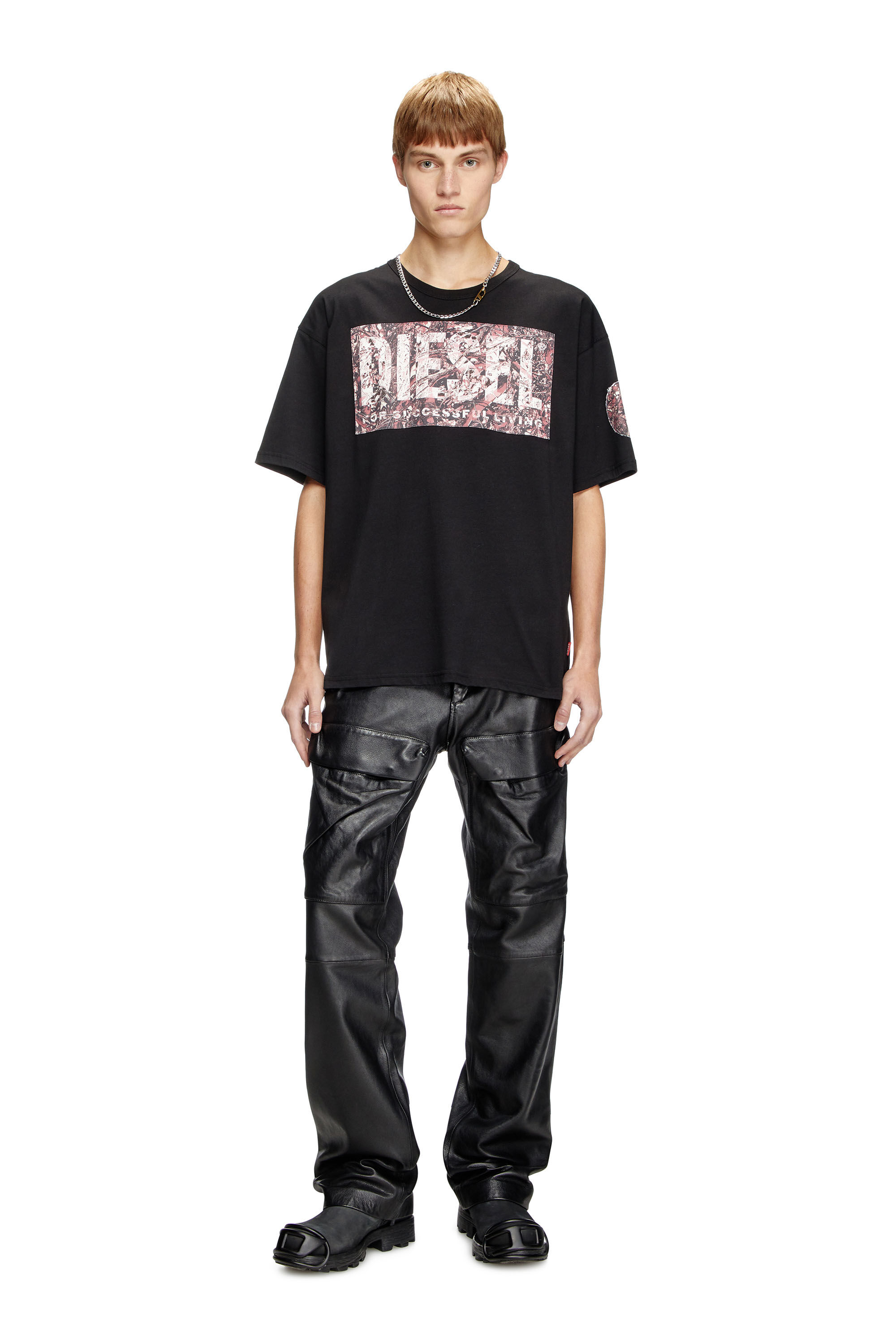 Diesel - T-BOXT-R22, T-shirt avec maxi empiècement en gabardine Homme in Noir - 1
