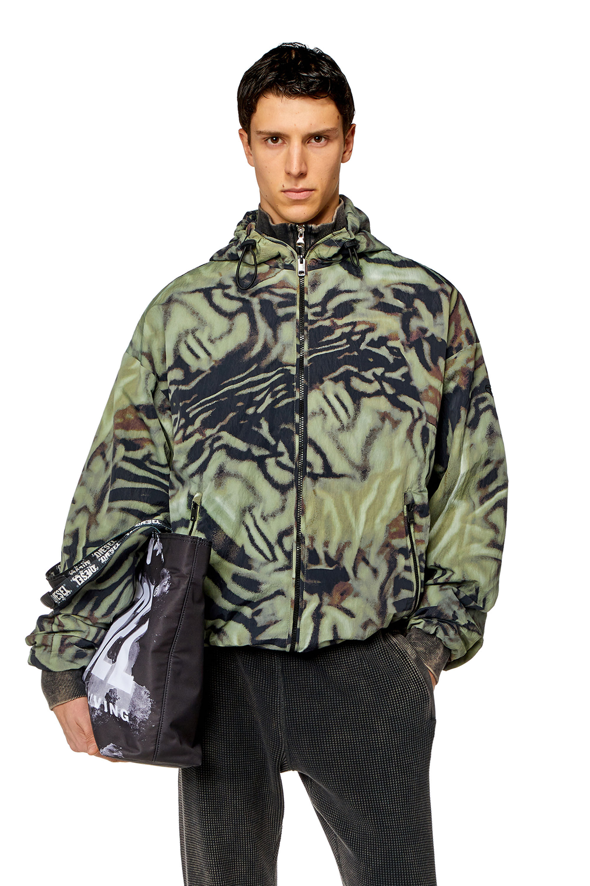 Diesel - J-LEOPOLD-ZEBRA, Homme Coupe-vent en nylon avec imprimé camouflage zébré in Vert - Image 3