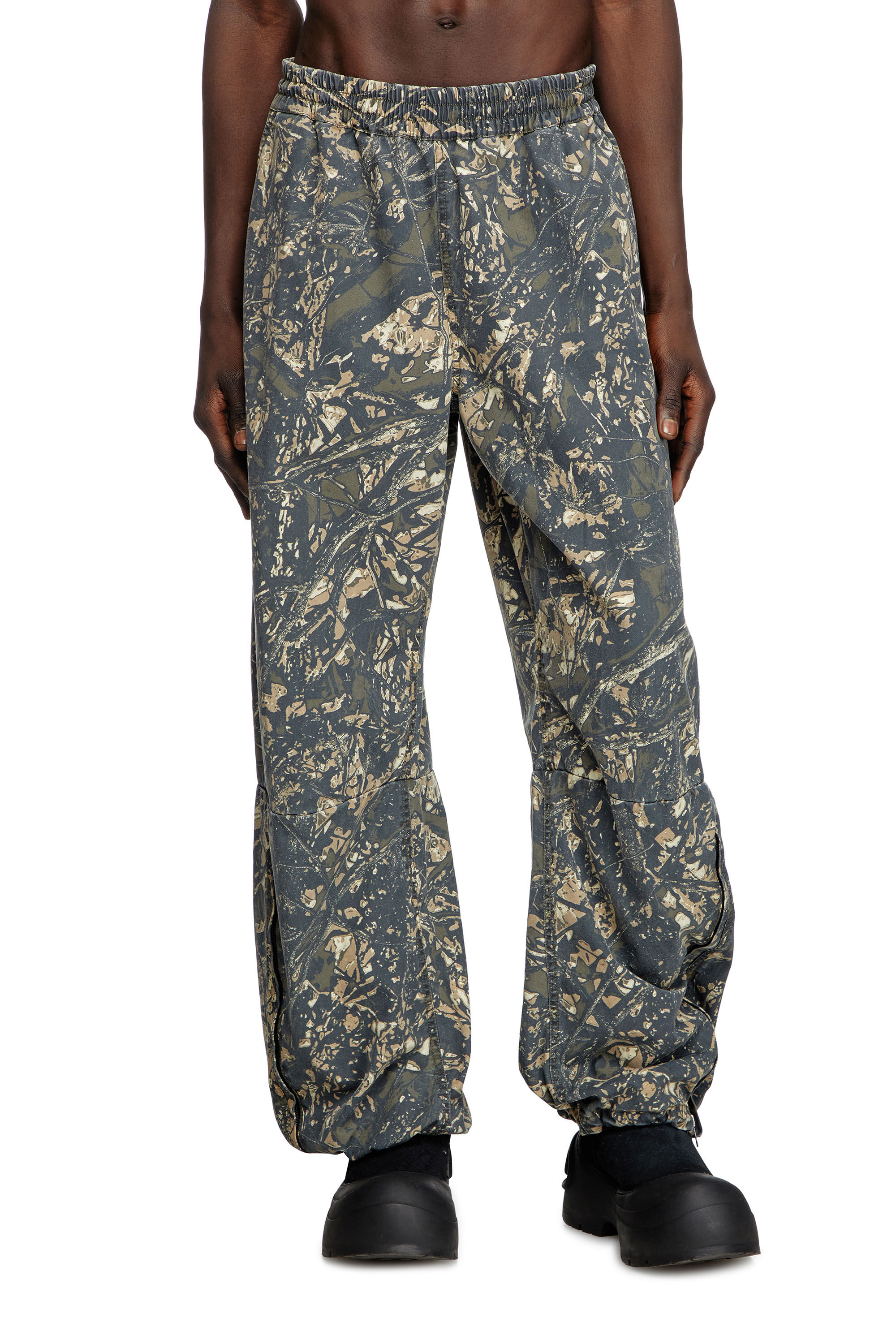 Diesel - P-LINT, Pantalon utility avec imprimé camouflage stylisé Homme in Polychrome - 3