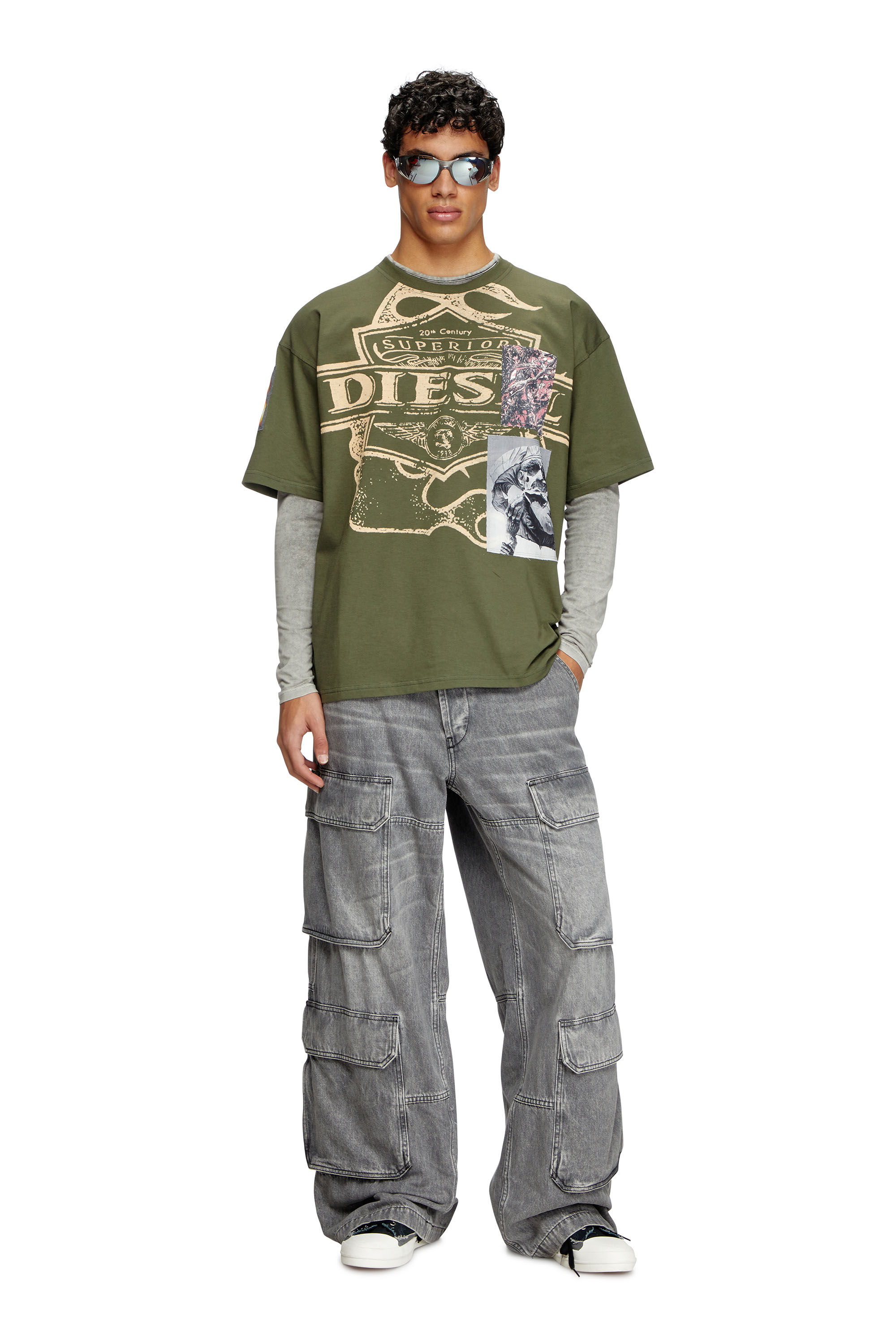 DIESEL クラフィックハッチTシャツ A161620PLAT 51F Men's T-shirt with patch detail | Green | Diesel