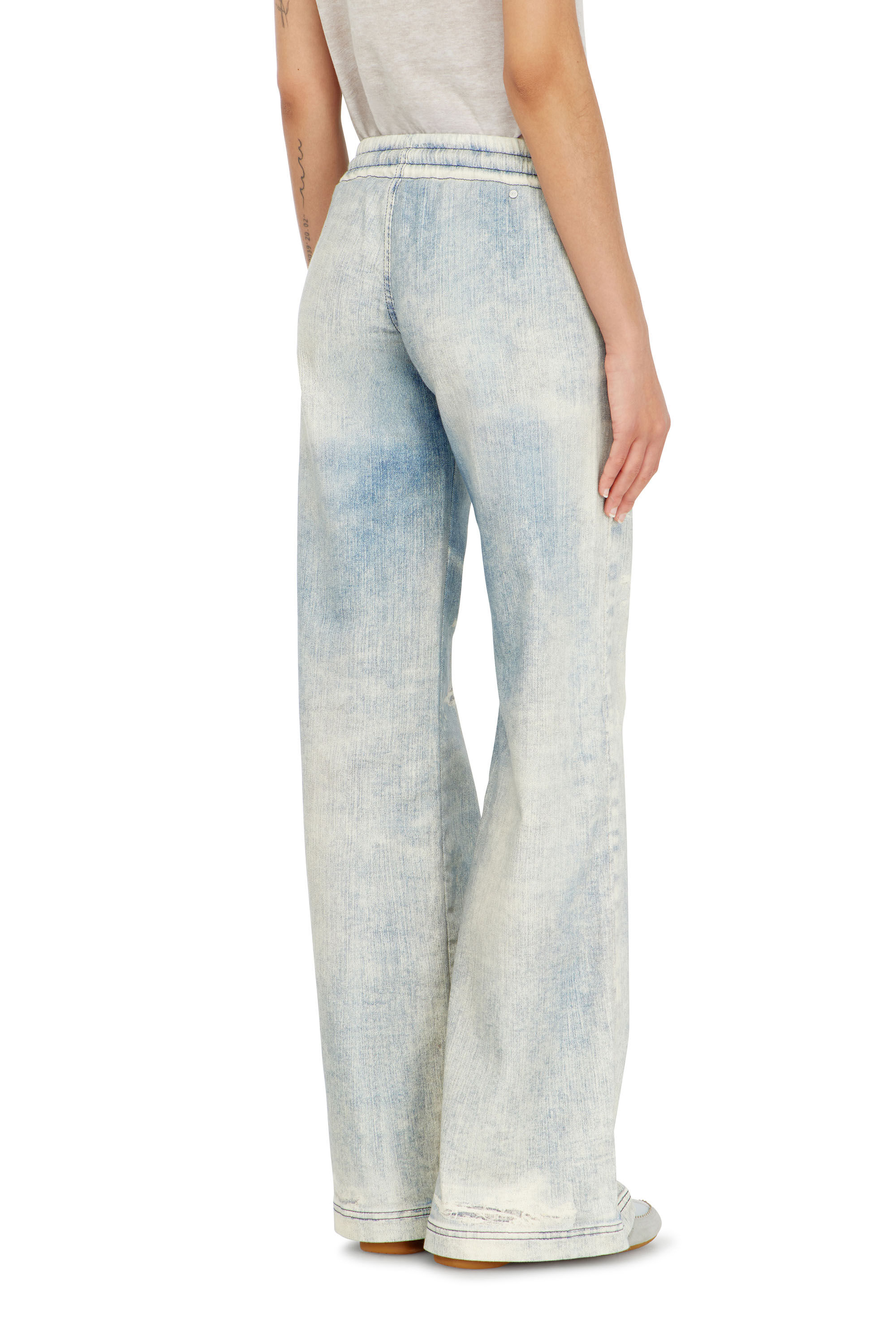 Diesel - Relaxed 2078 D-Ainty Joggjeans&reg; 068XM Femme, Bleu Clair - Image 3