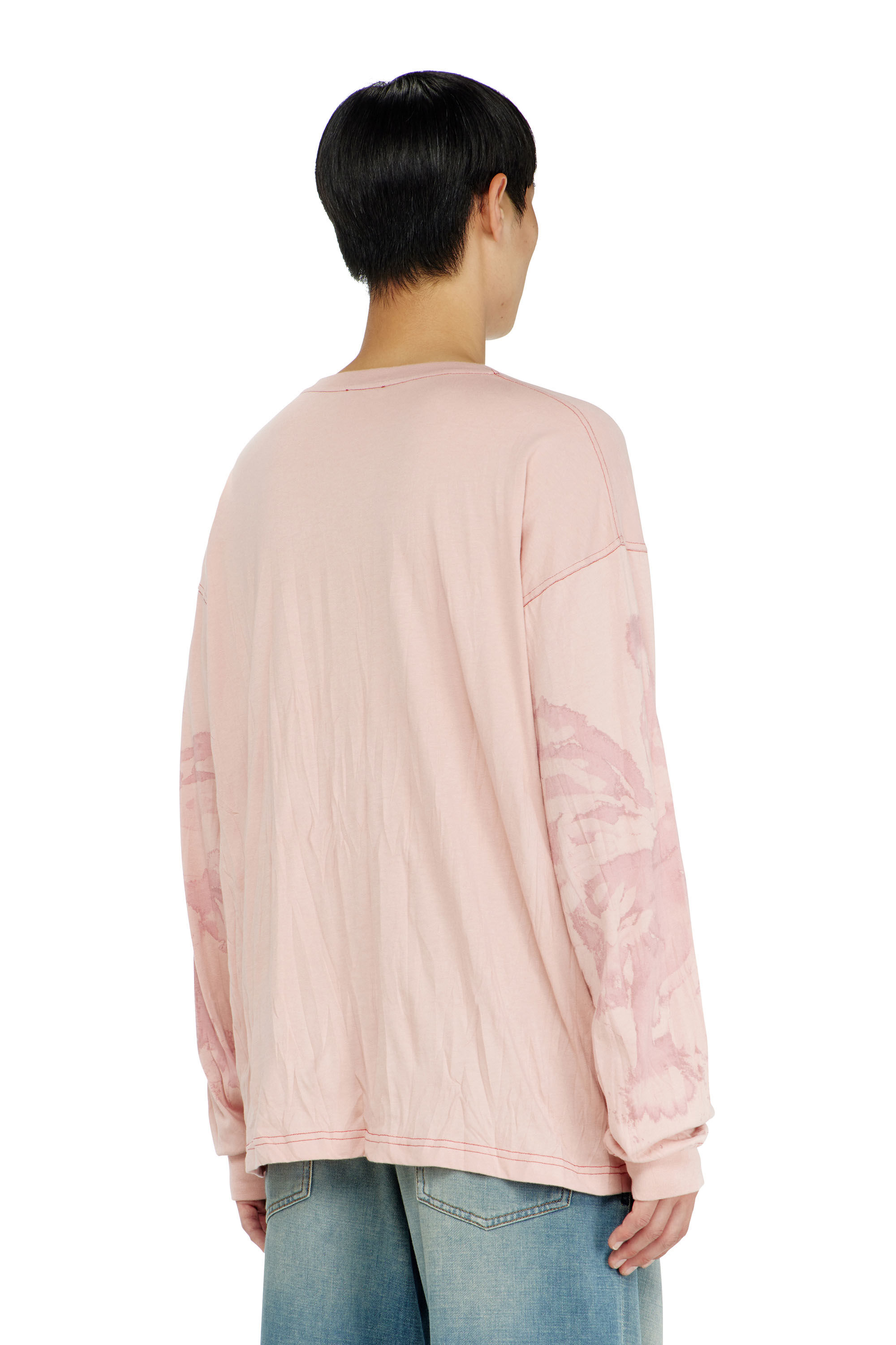 Diesel - T-BOXT-LS-AA4, T-shirt relaxed &agrave; manches longues avec imprim&eacute; tachet&eacute; Homme in Rose - 4