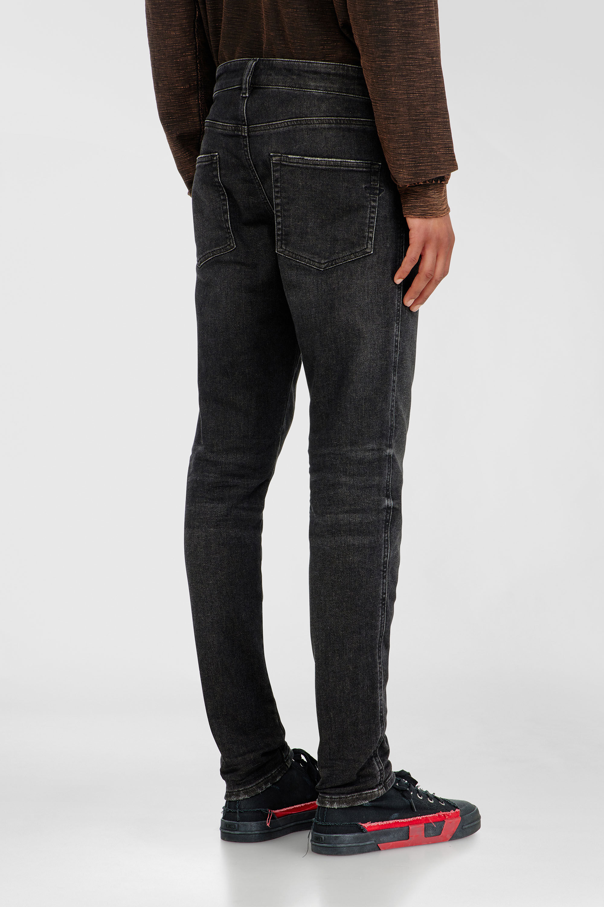 Diesel - Slim 2062 D-Strukt Joggjeans&reg; 09P92 Homme, Noir/Gris fonc&eacute; - Image 3