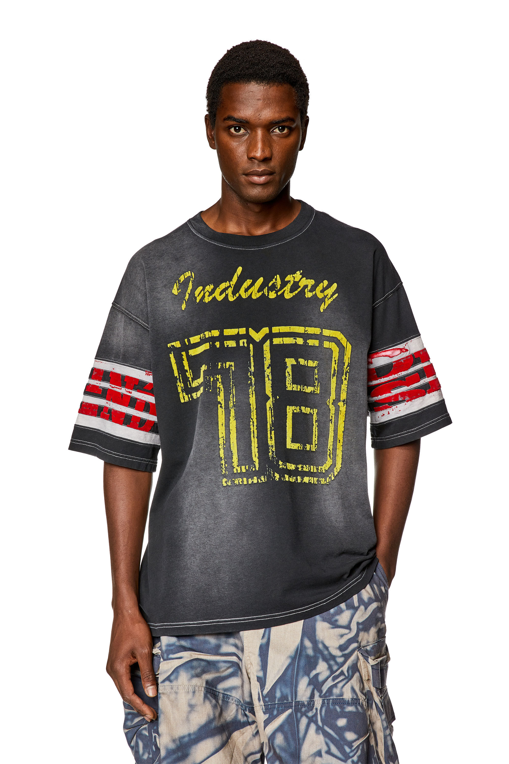 Diesel - T-BOST, T-shirt en jersey délavé avec imprimés floqués Homme in Noir - 3
