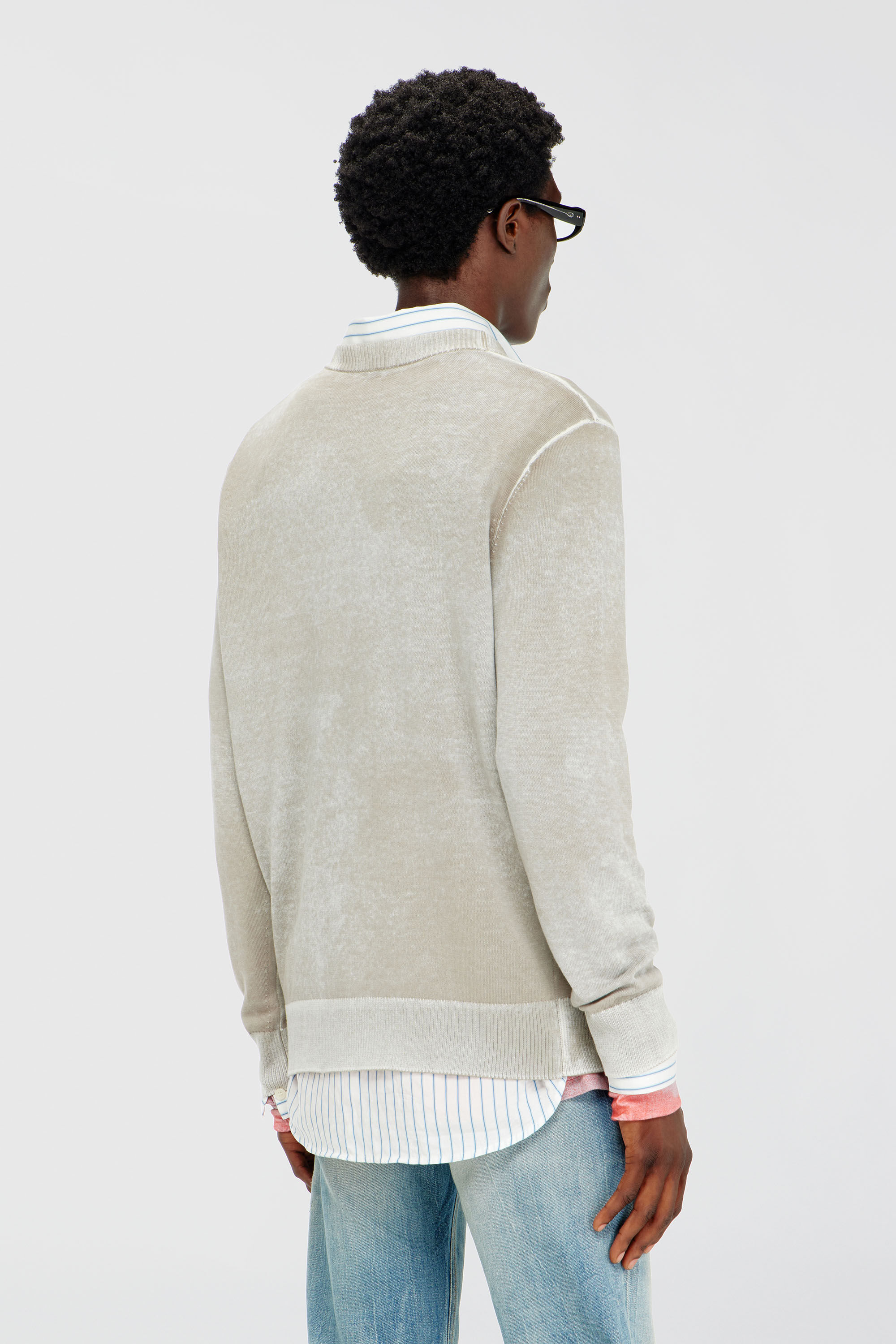 Diesel - K-LAURENT, Pull avec impression invers&eacute;e d&eacute;color&eacute;e Homme in Gris - 4