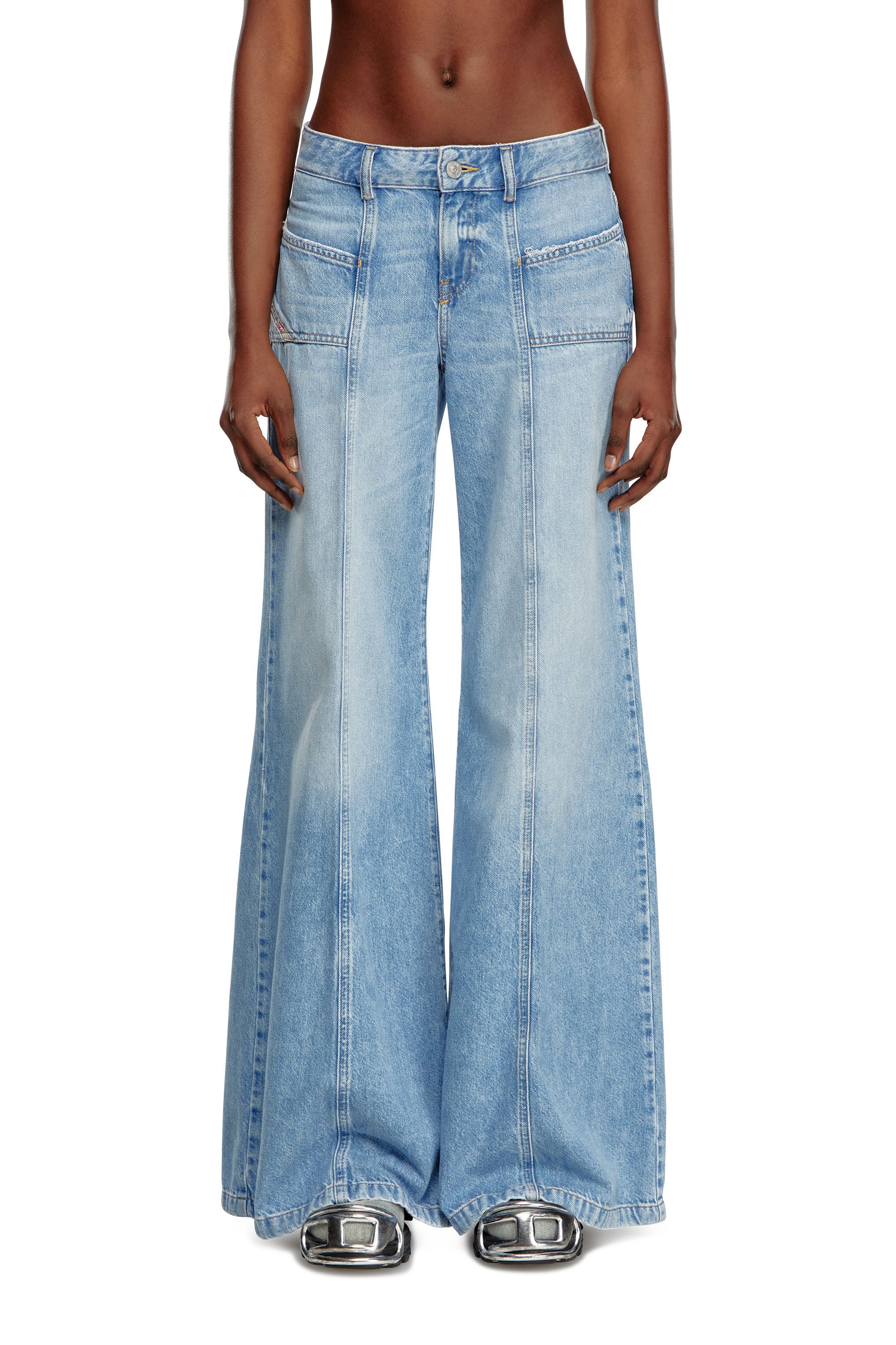 Diesel - Bootcut and Flare Jeans D-Akii 09J88, Bleu Clair - Image 3