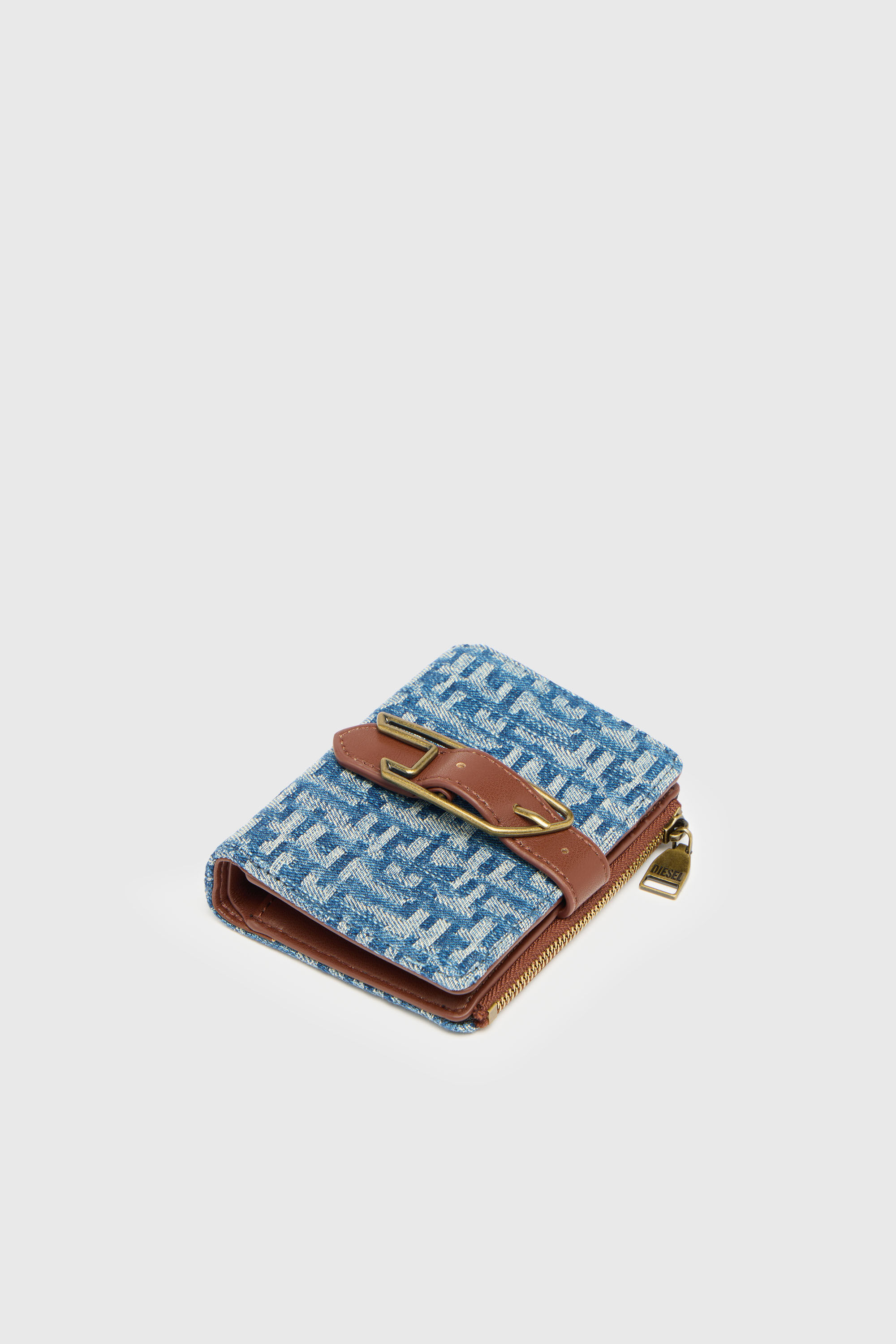 Diesel - D-LINE BI FOLD ZIP II, Portefeuille &agrave; deux volets en denim monogramme avec d&eacute;tail ceinture Femme in Bleu - 4