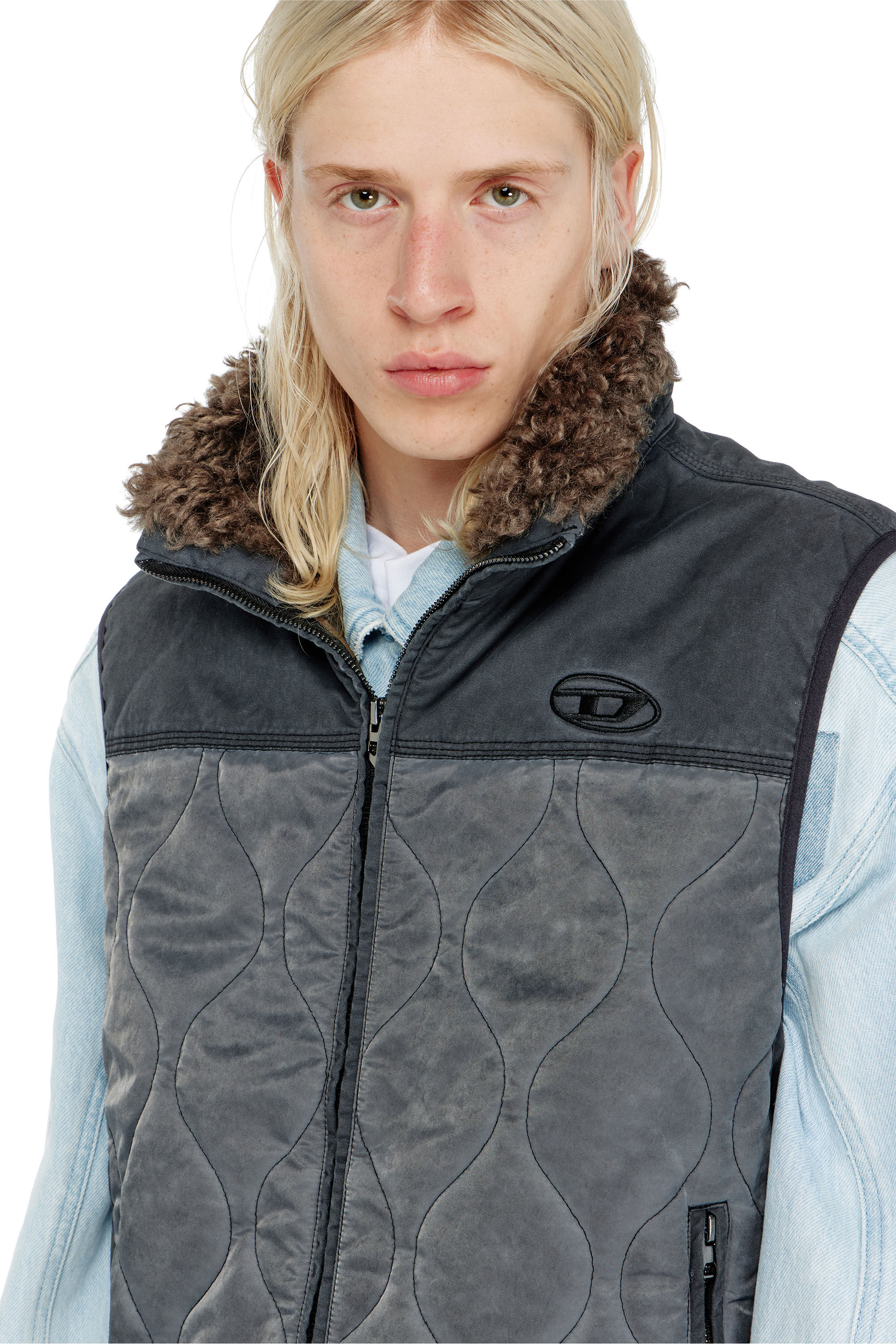 Diesel - J-ALVAR, Gilet matelass&eacute; avec col doubl&eacute; doux Homme in Gris - 6
