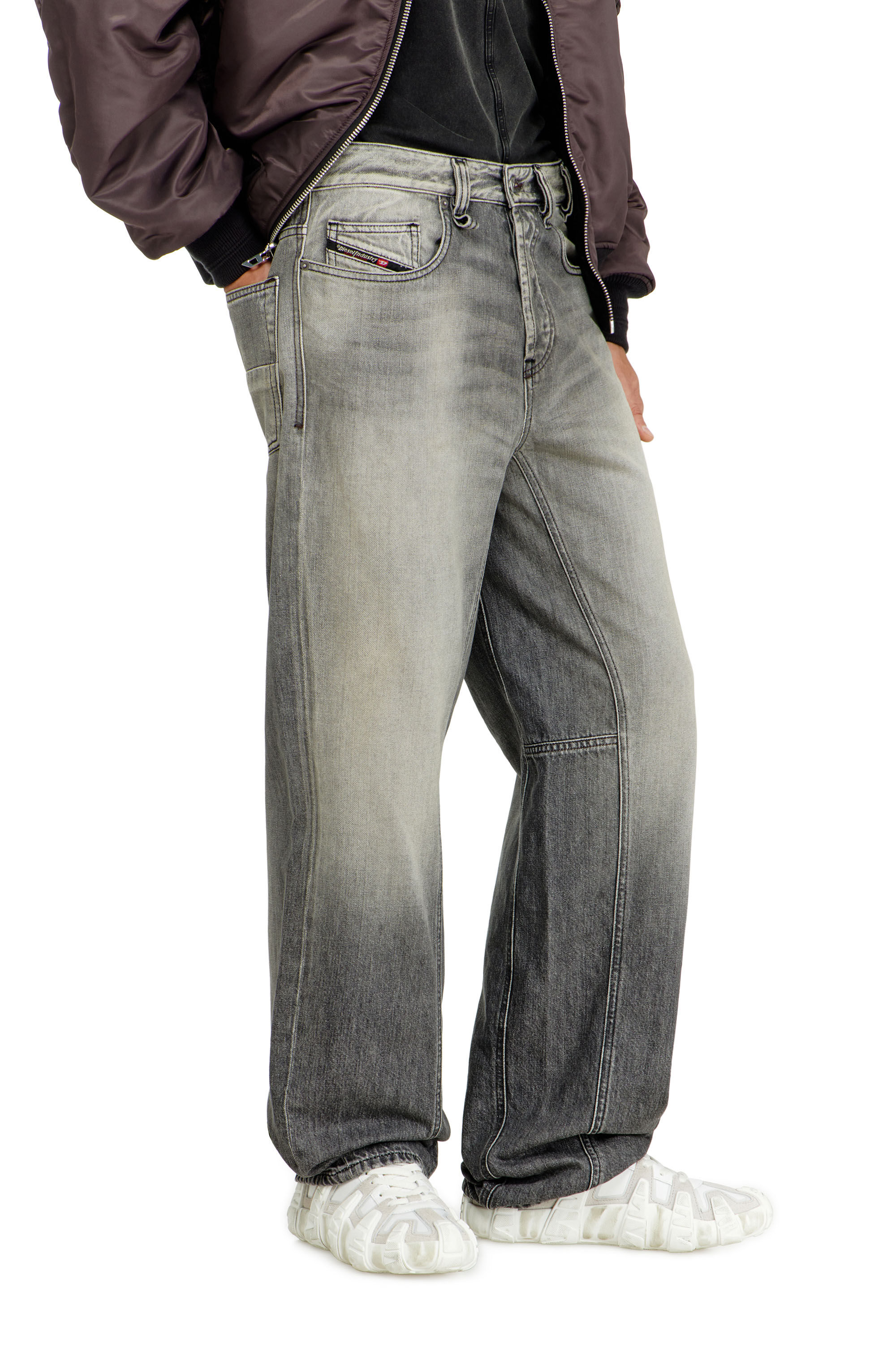 Diesel - Relaxed Jeans 2001 D-Macro 09P56 Homme, Gris - Image 7
