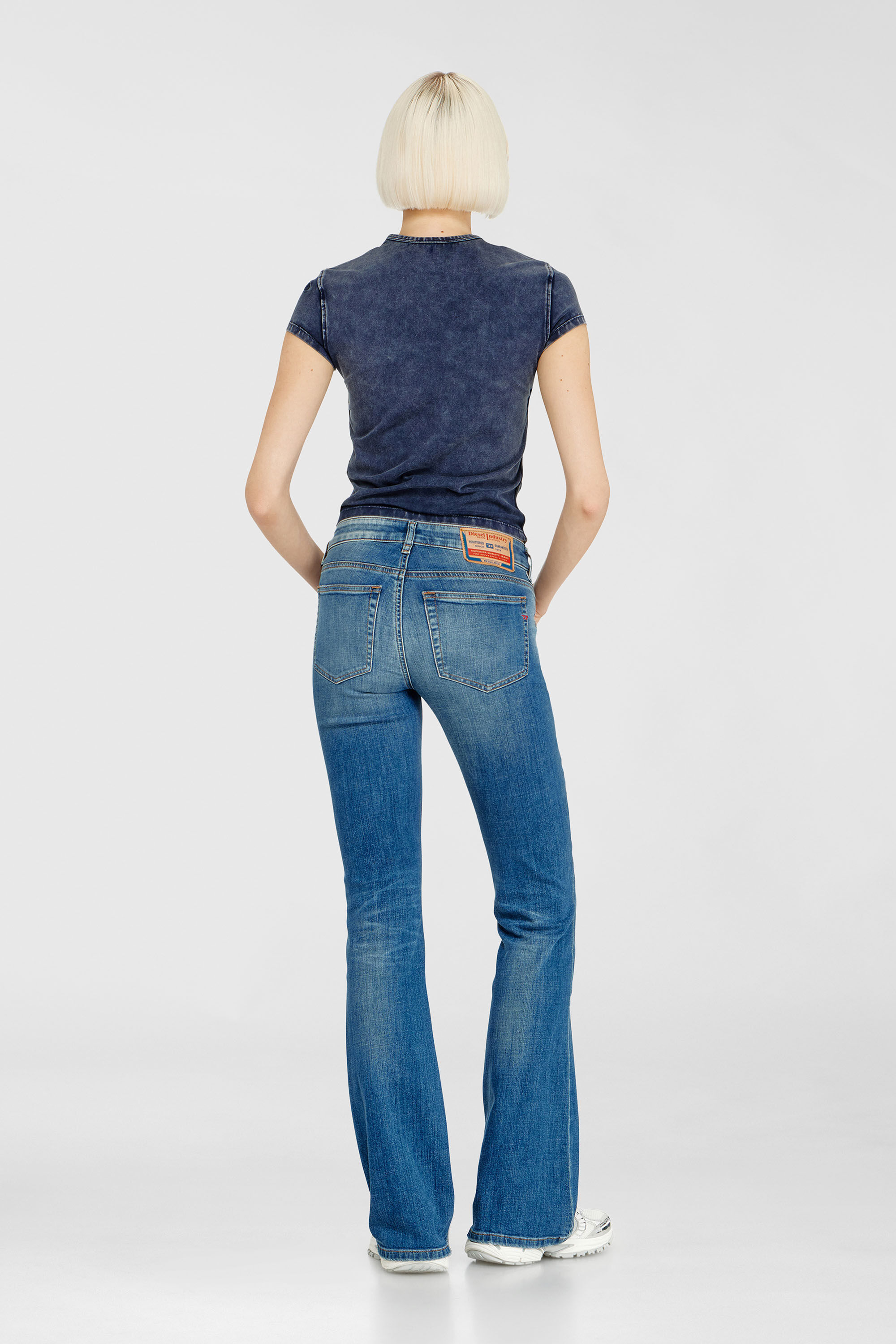 Diesel - Bootcut Jeans 1969 D-Ebbey 09J33 Femme, Bleu moyen - Image 3