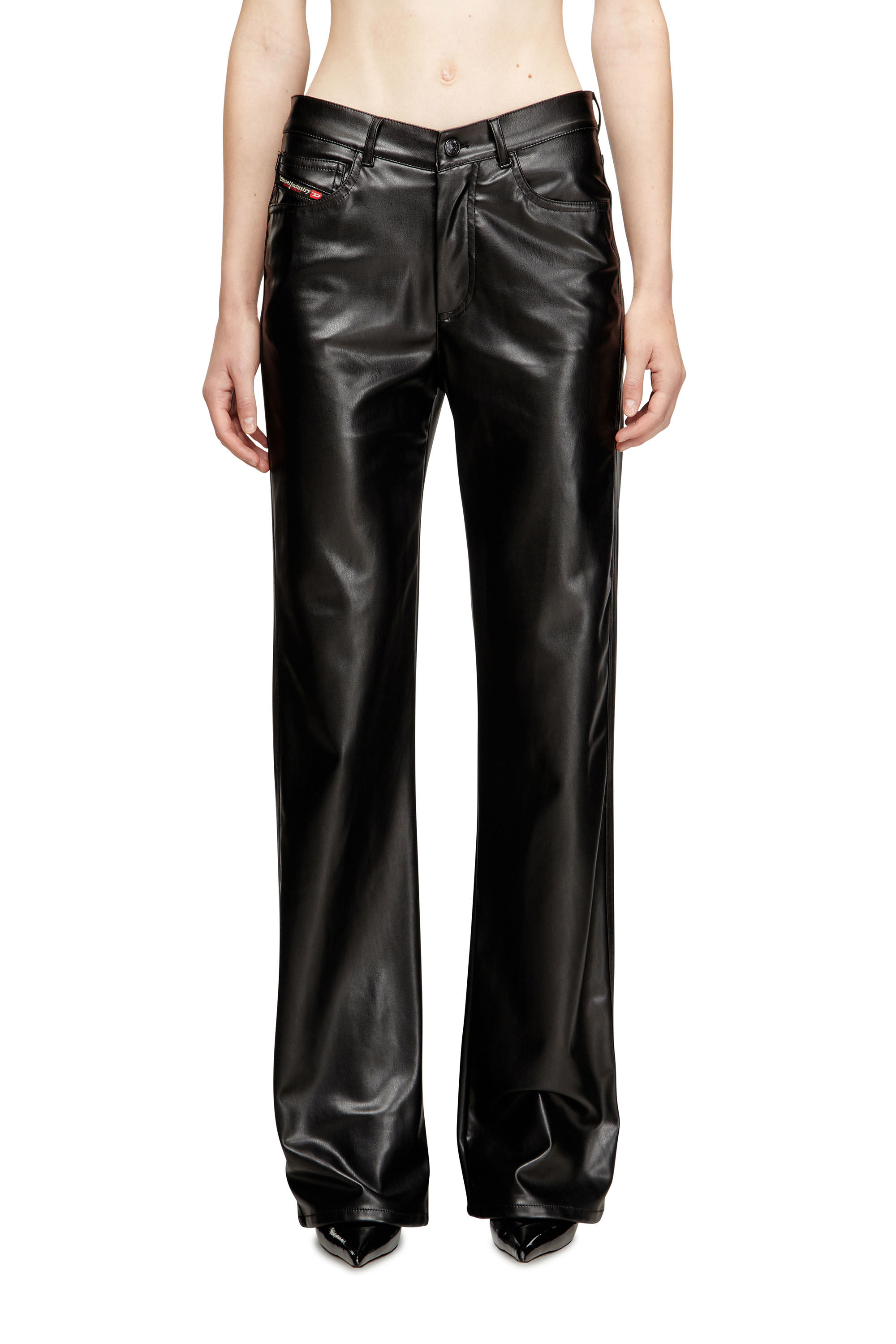 Diesel - P-LAIN, Pantalon &agrave; cinq poches en tissu enduit Femme in Noir - 3
