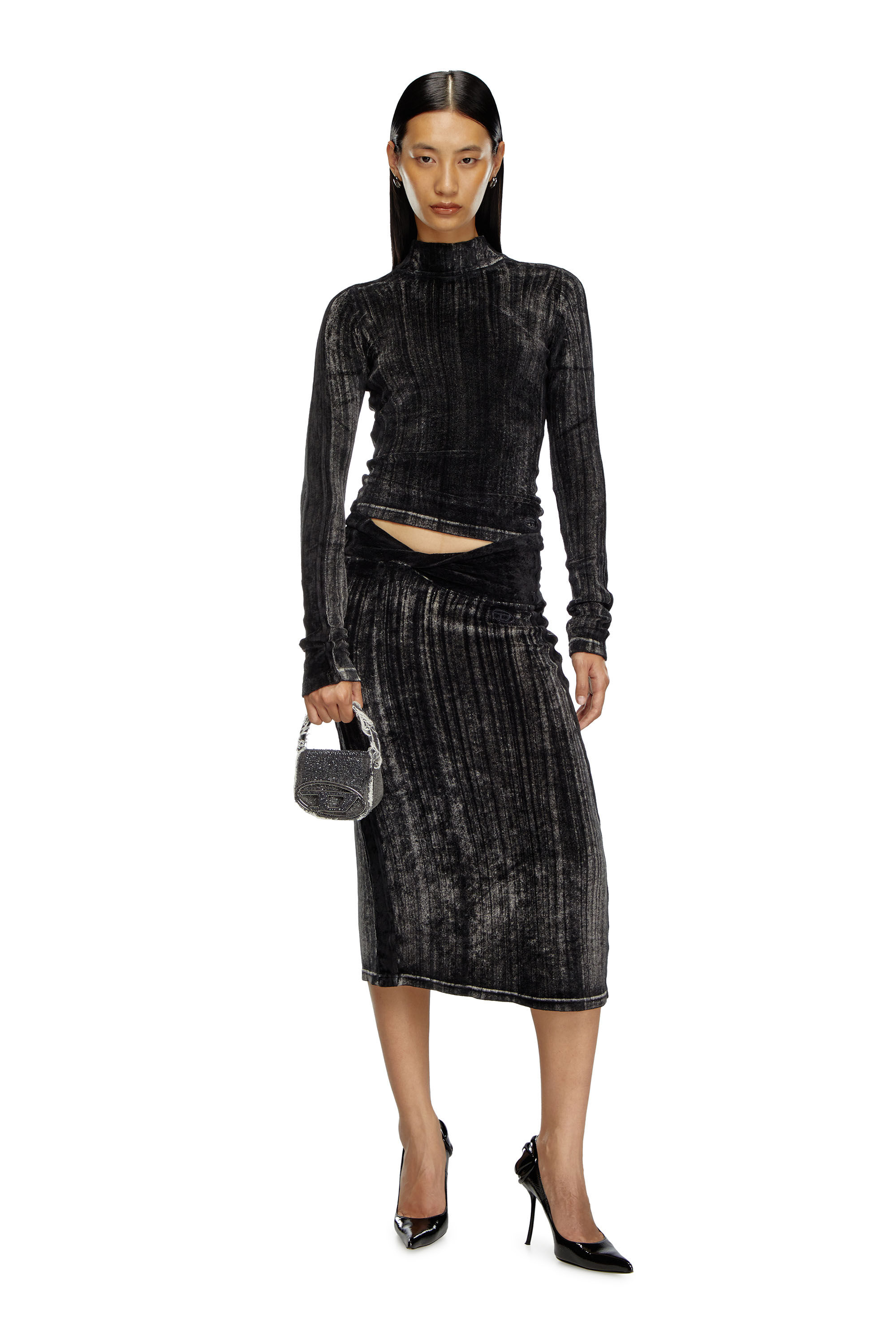 Diesel - T-SLIMY, Top à col montant en chenille traitée Femme in Noir - 1
