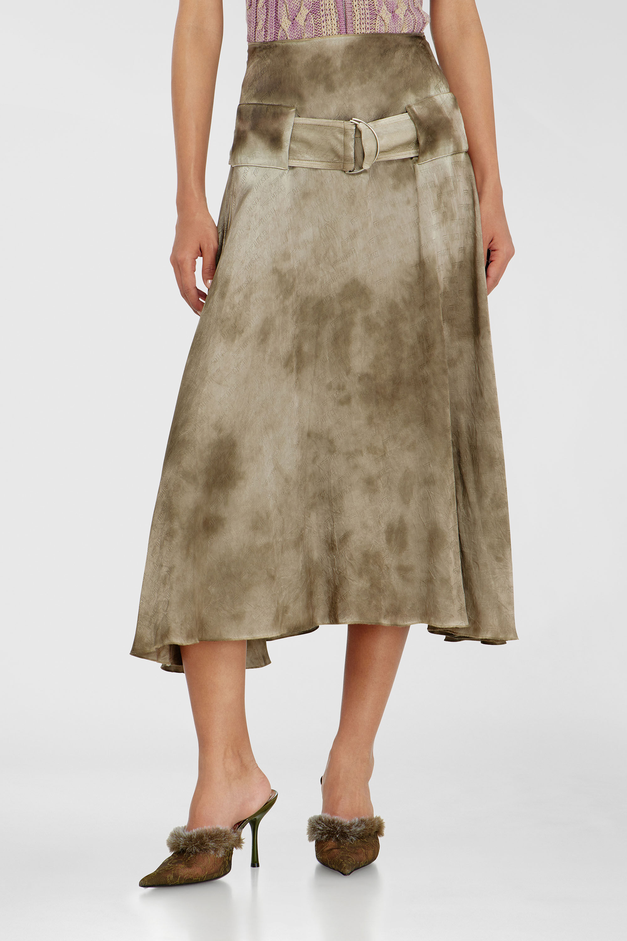 Diesel - O-DYLE, Jupe midi ceintur&eacute;e en satin jacquard logo Femme in Marron - 3