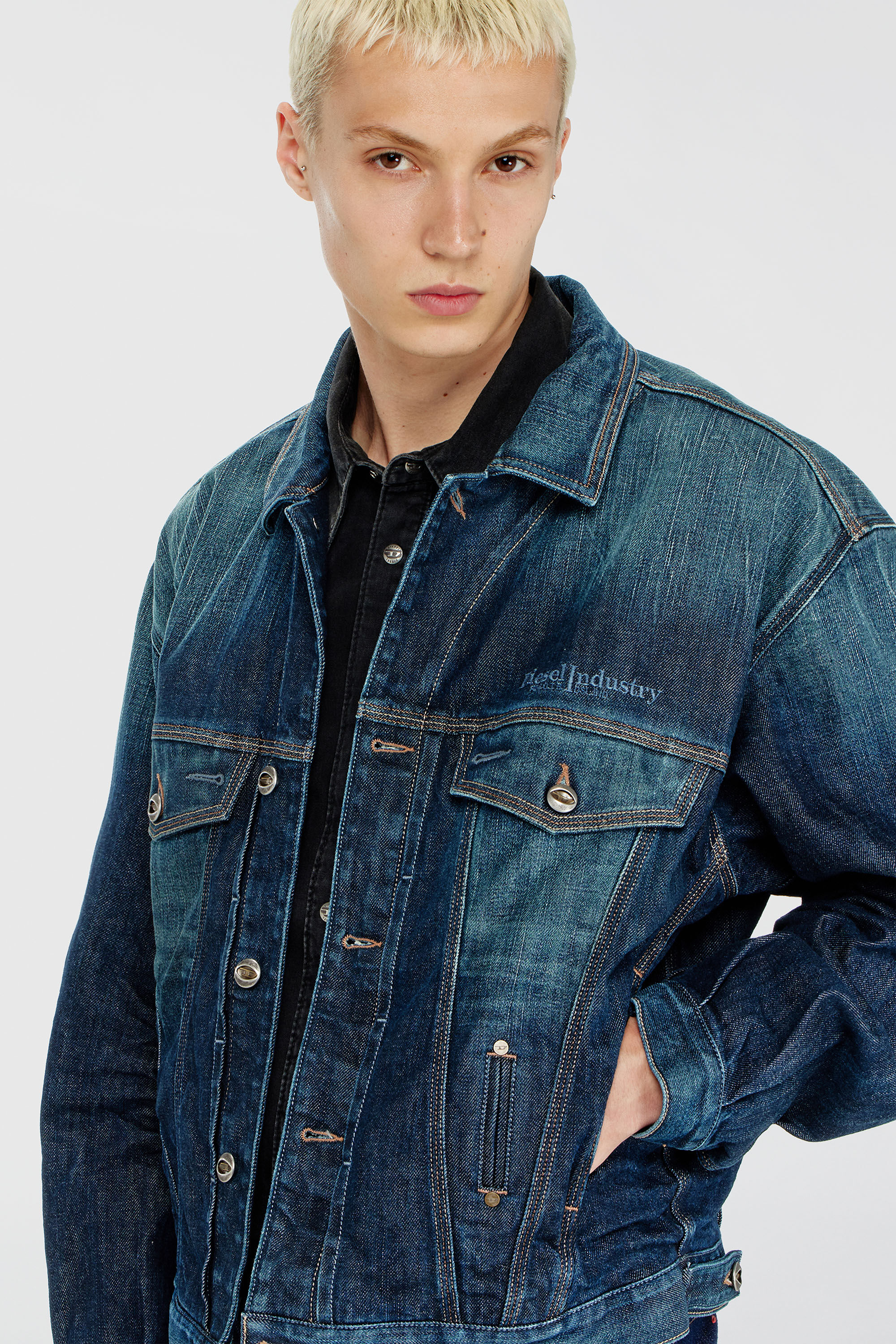 Diesel - D-DENVER-CL, Veste trucker en denim selvedge Mixte in Bleu - 5