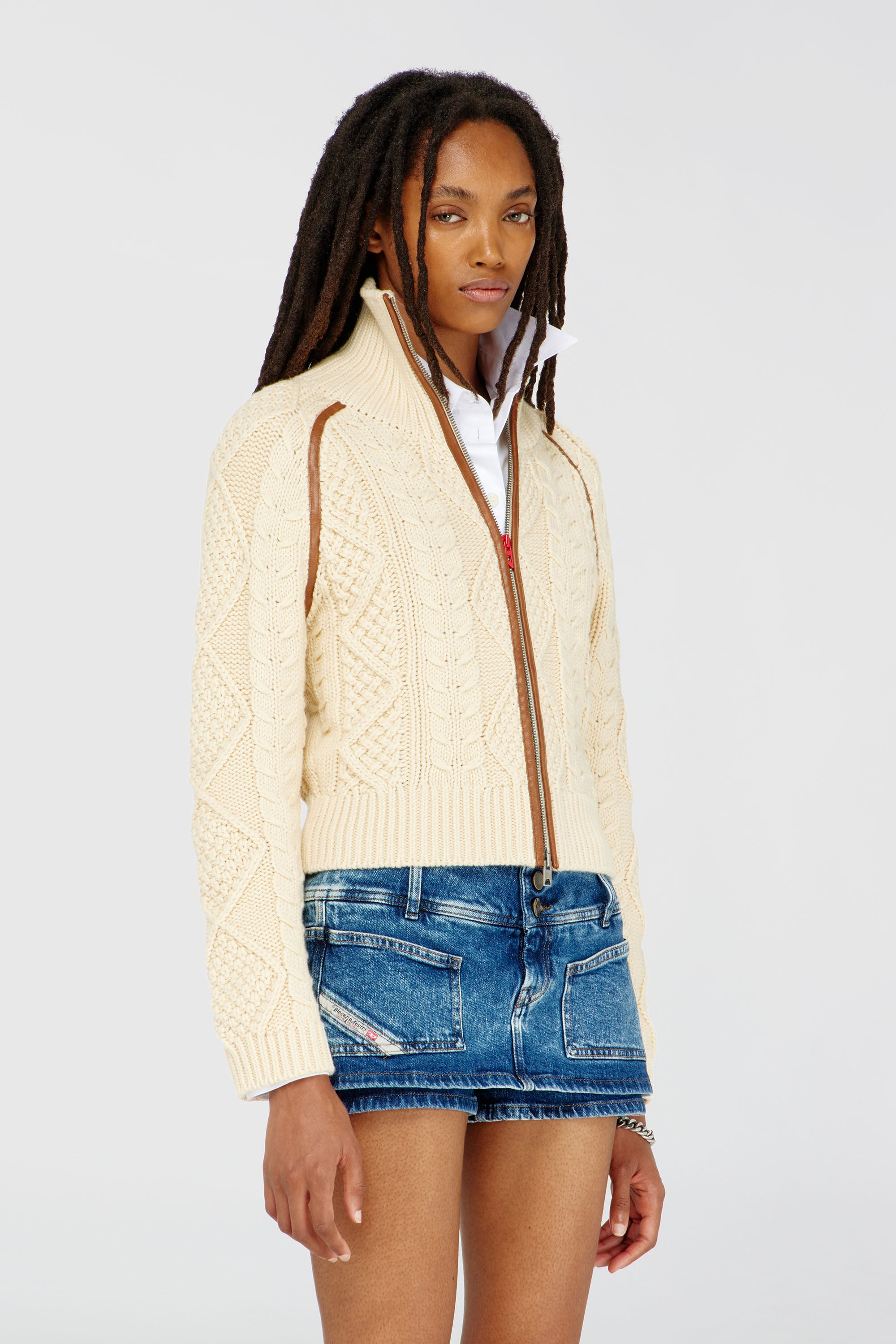 Diesel - M-INTELLE, Cardigan en maille torsad&eacute;e avec bandes contrastantes Femme in Beige - 3