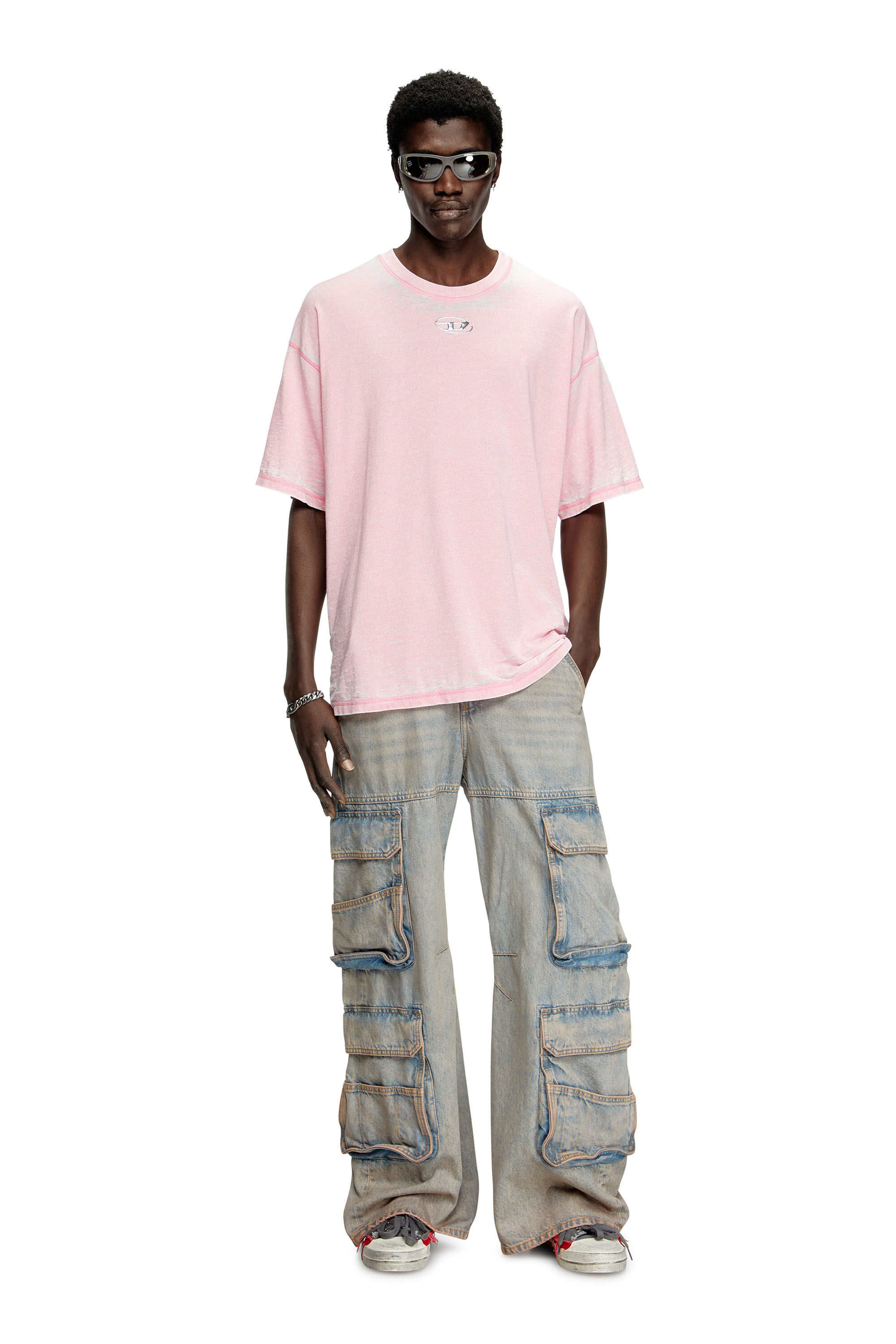 Diesel - T-BOXT-PAK, T-shirt burnout avec logo aspect métal Homme in Rose - 1
