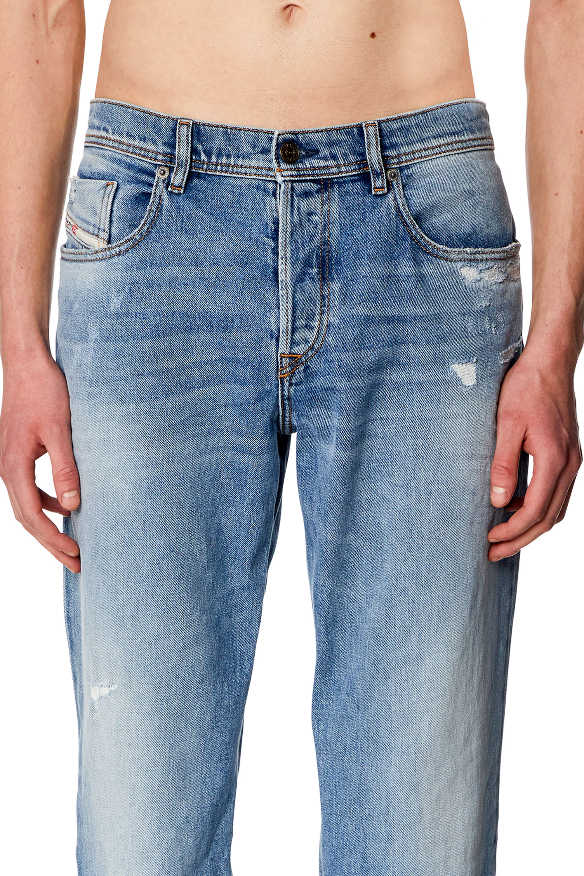 Diesel - Tapered Jeans 2023 D-Finitive 09H46, Bleu Clair - Image 5