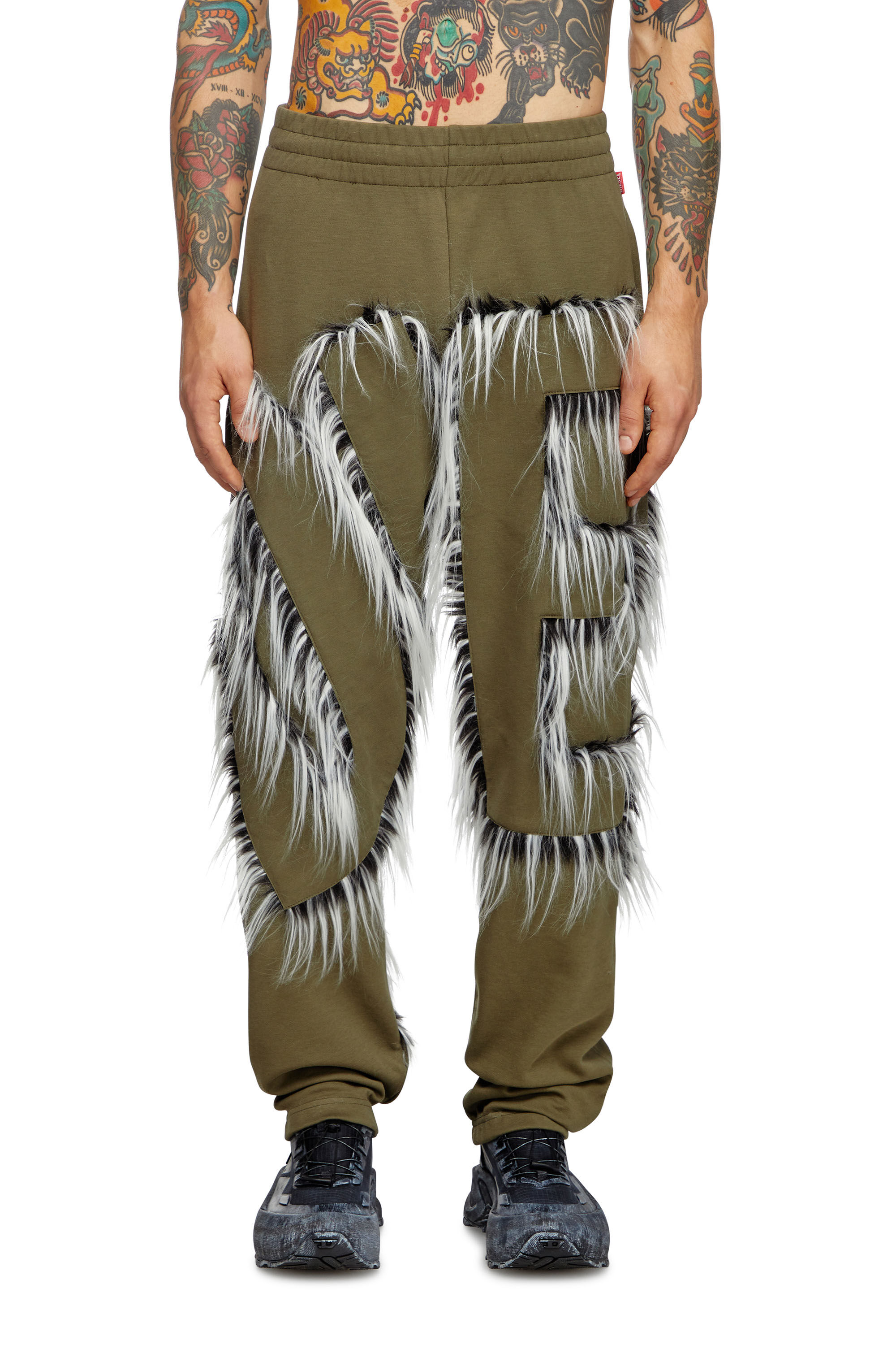 Diesel - P-BIMY-FUR, Pantalon de survêtement avec logo à bordure poilue Homme in Vert - 3