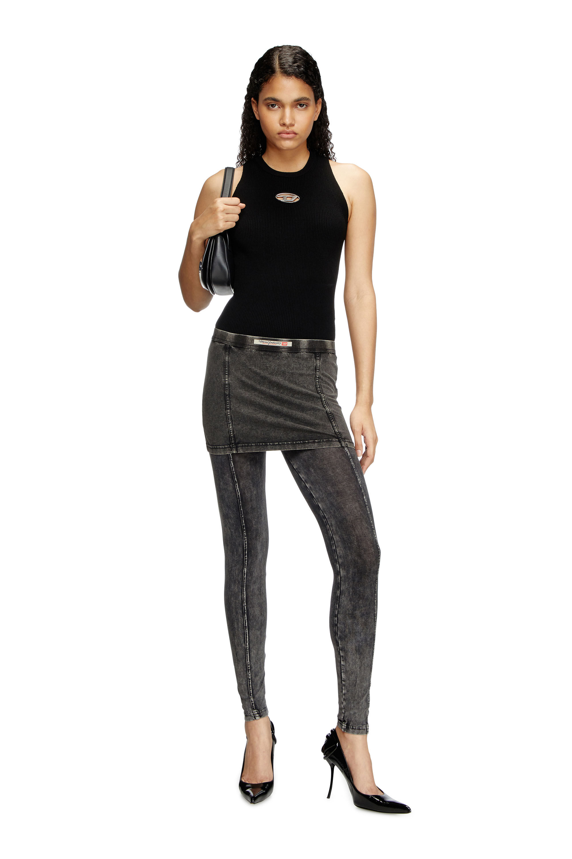 Diesel - M-CADDIX-TOP, Top en maille côtelée avec petite plaque à logo Femme in Noir - 1
