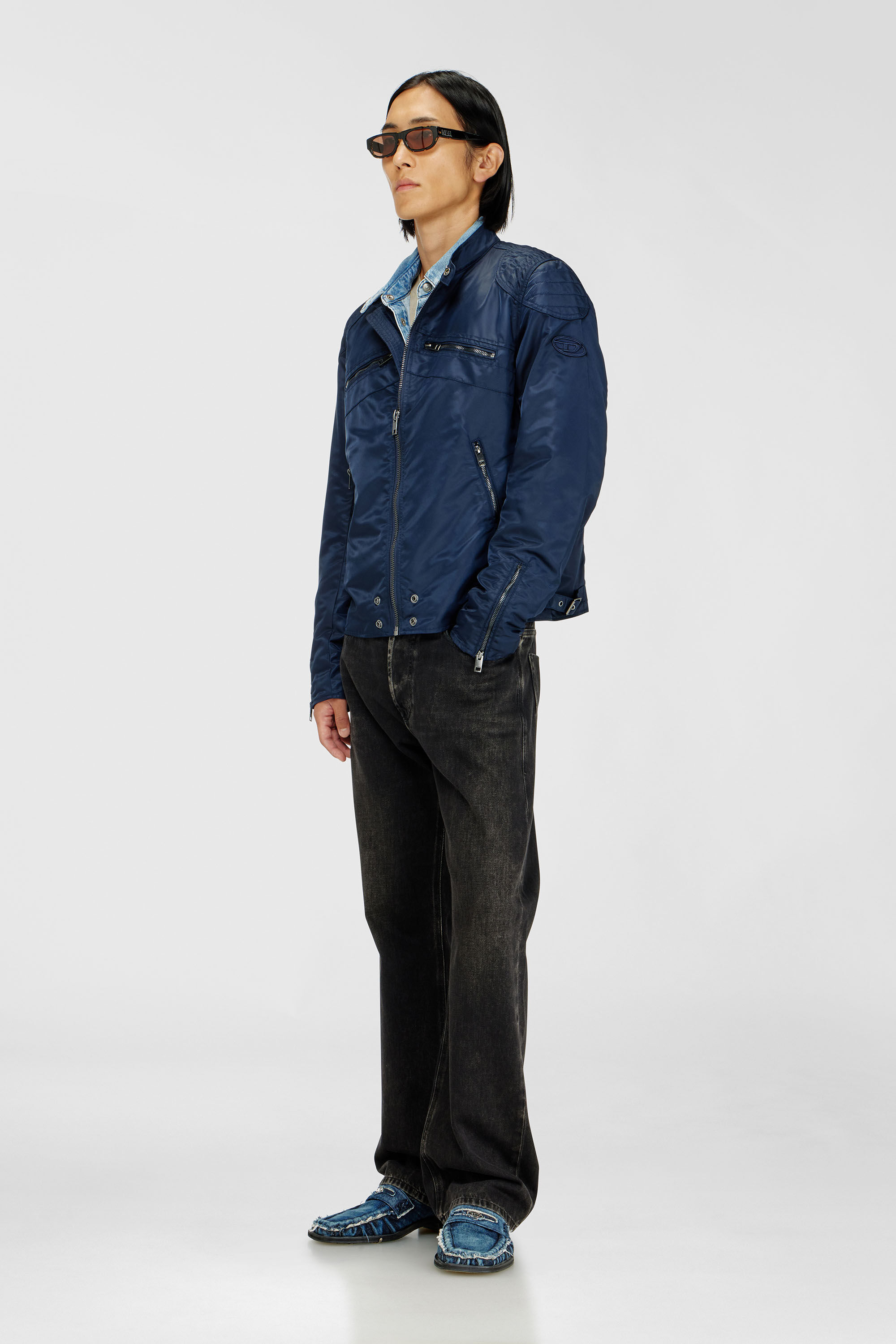 Diesel - J-GLORY-T92, Veste en nylon avec &eacute;paules matelass&eacute;es et poches zipp&eacute;es Homme in Bleu - 1
