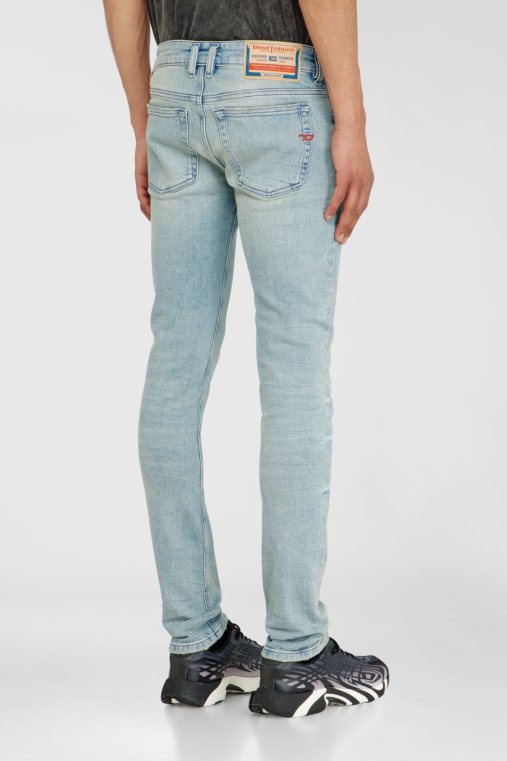 Diesel - Skinny Jeans 1979 Sleenker 0KBBF Homme, Bleu Clair - Image 5