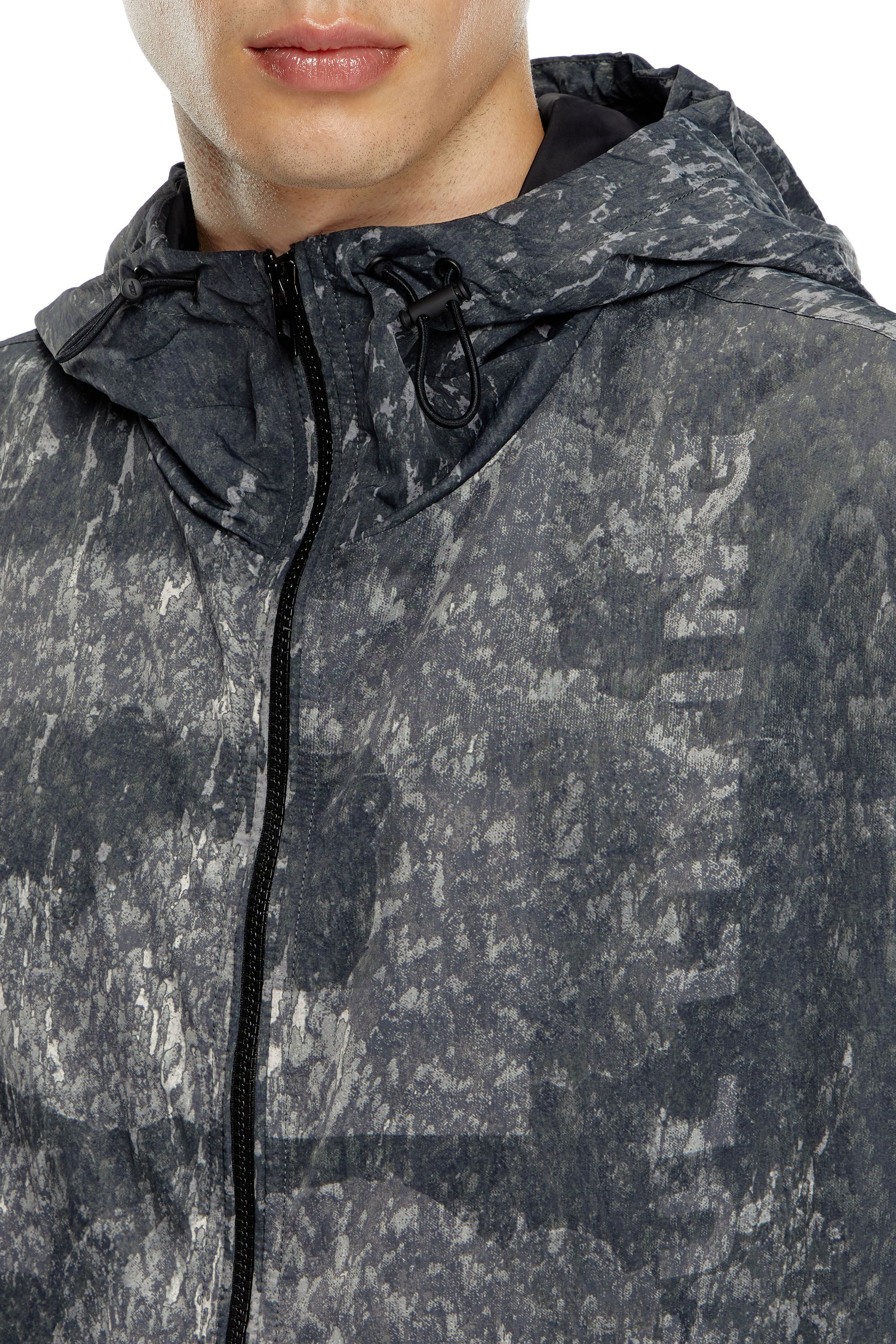 Diesel - J-BRICK, Coupe-vent à capuche avec imprimé « Rain Camo » Homme in Noir - 5