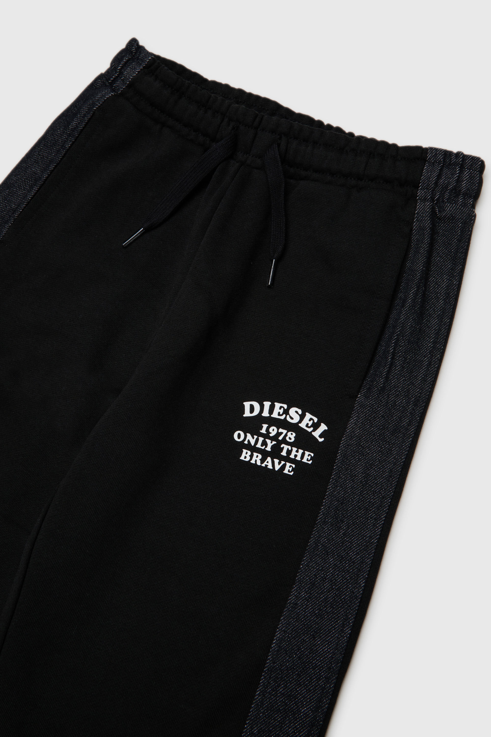 Diesel - PTEAN, Pantalon de surv&ecirc;tement avec bandes lat&eacute;rales en denim Homme in Noir - 3