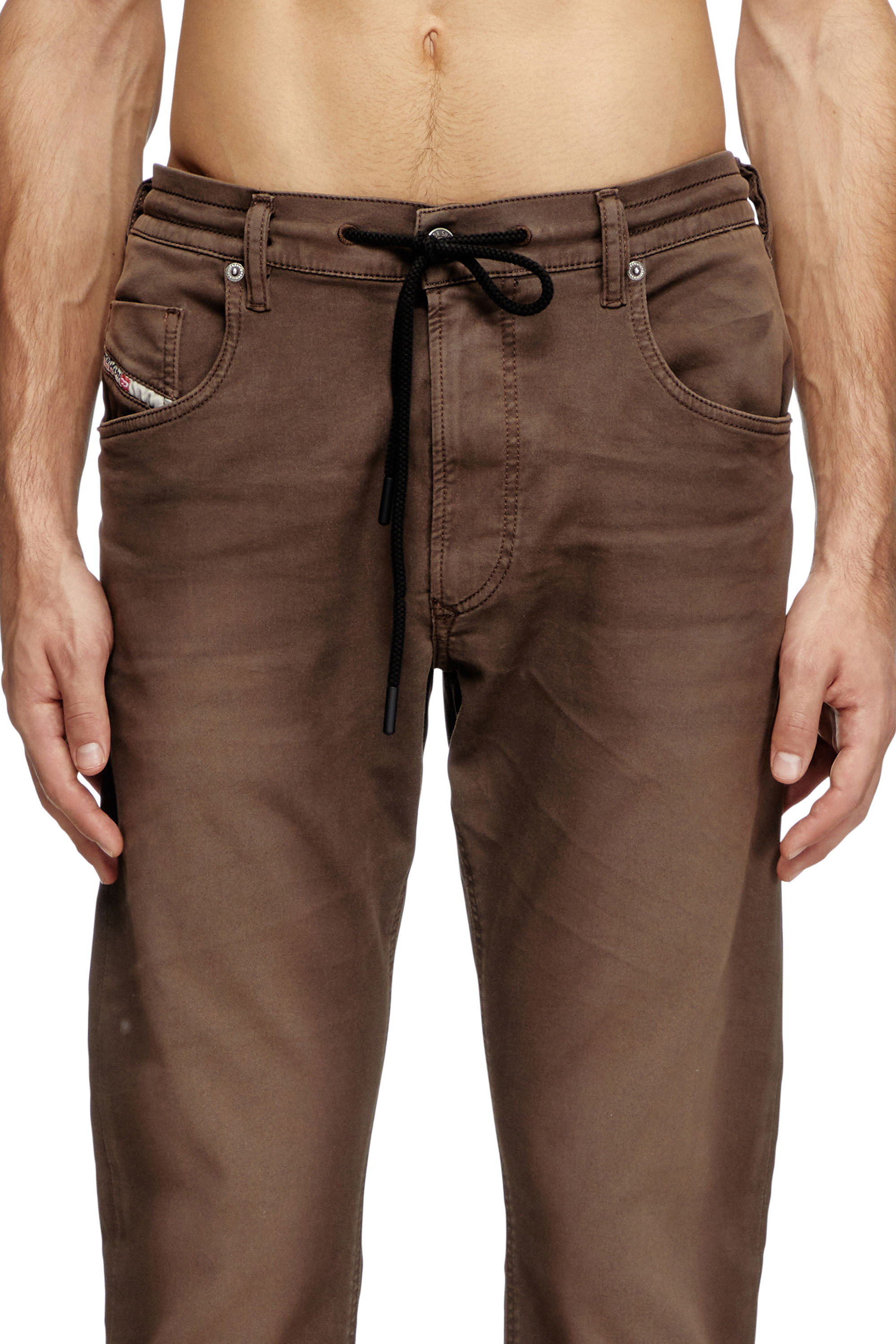Diesel - Regular 2030 D-Krooley Joggjeans® 0670M Homme, Marron - Image 5