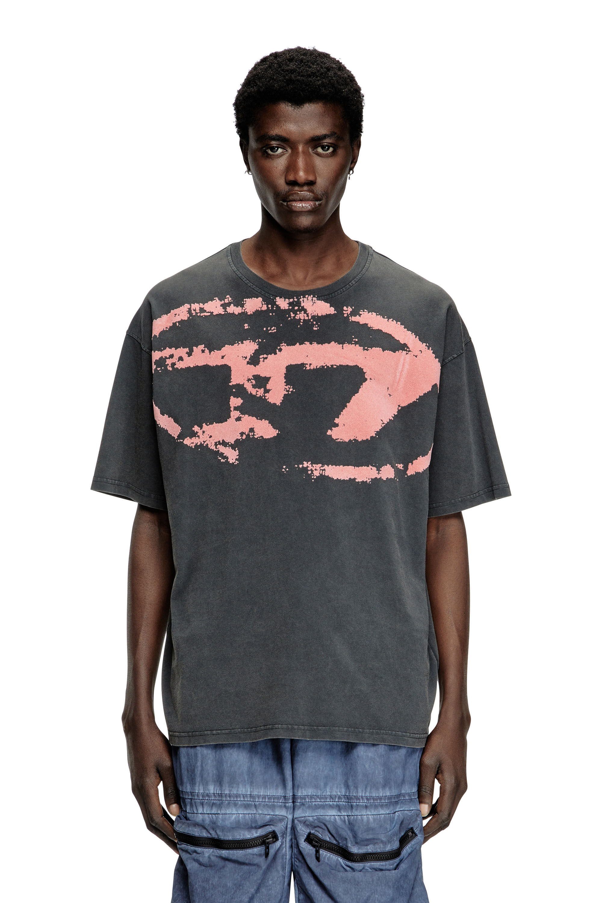 Diesel - T-BOXT-R21, T-shirt délavé à l'acide avec logo floqué Oval D Homme in Noir - 3