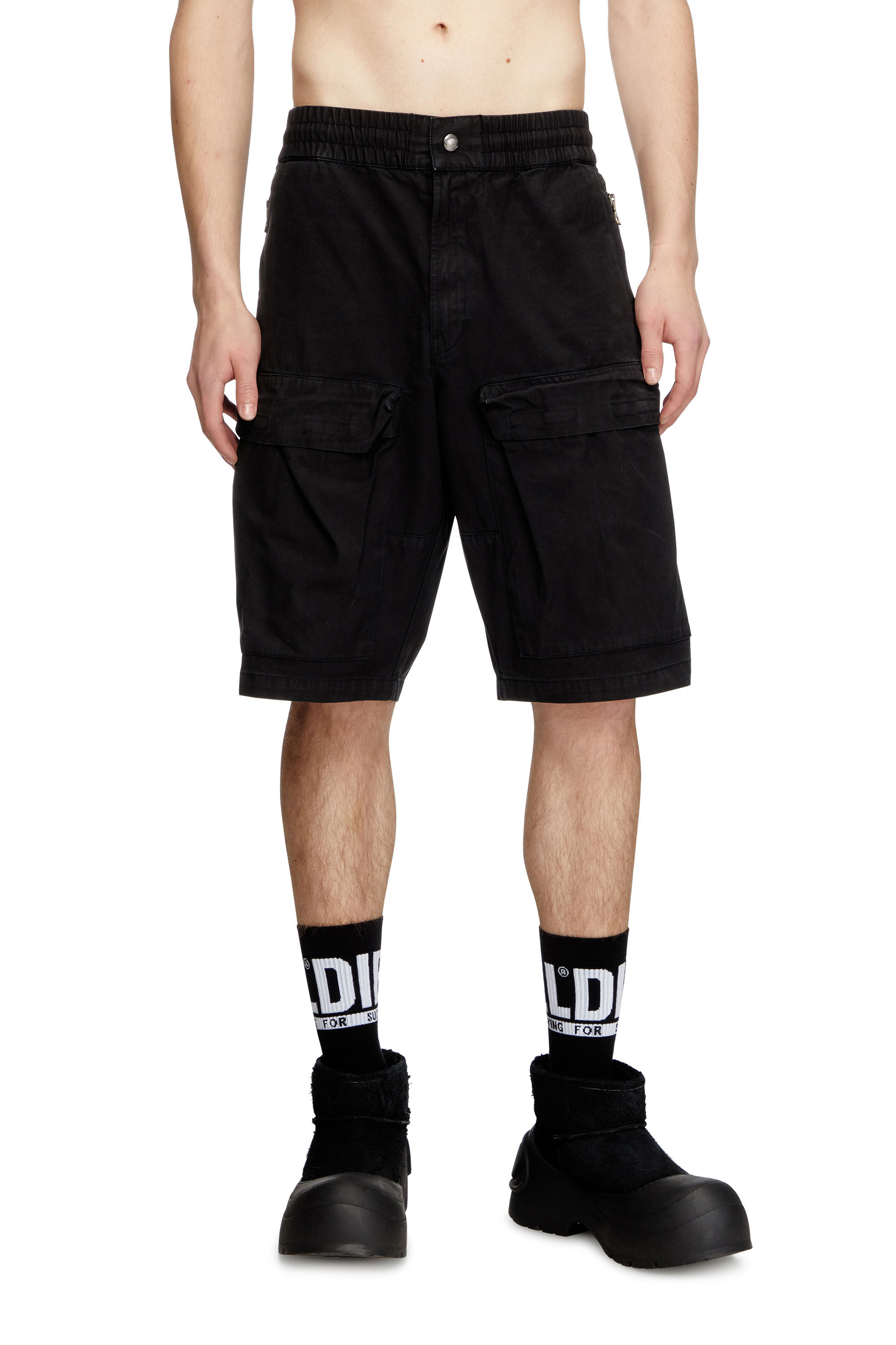 Diesel - P-BEECK-SHORT, Short cargo en coton bio délavé Homme in Noir - 3