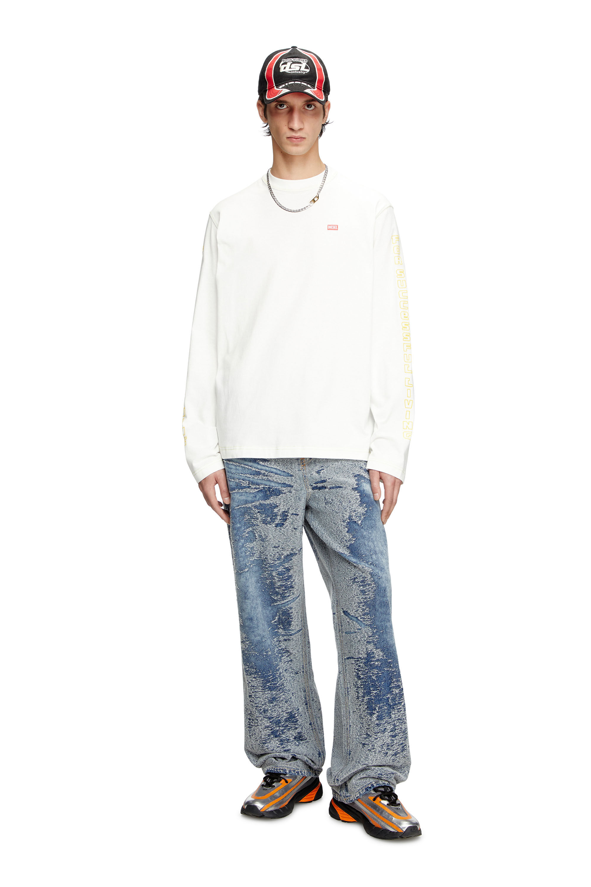 Diesel - T-CRANE-LS-R1, T-shirt à manches longues avec imprimé trognon de pomme Homme in Blanc - 1