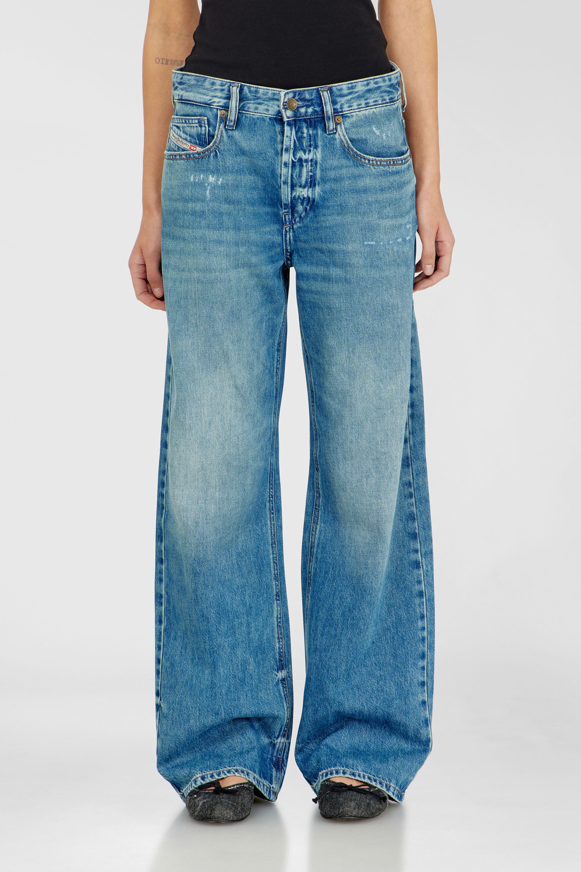Diesel - Relaxed Jeans 1990 D-Waigee 0TJDI Femme, Bleu moyen - Image 4
