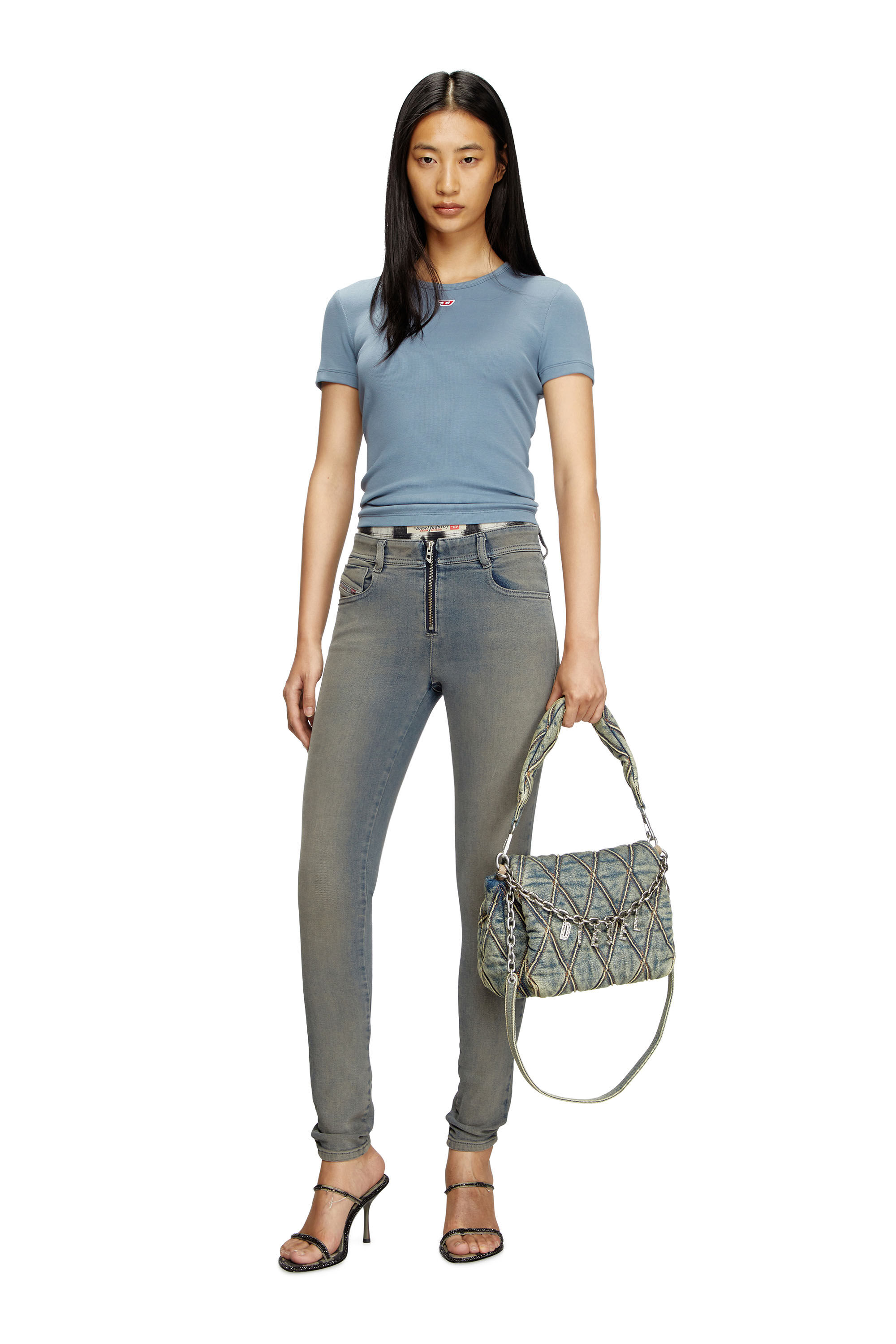 Diesel - T-ELE-LONG-D, T-shirt avec patch logo D Femme in Bleu - 1