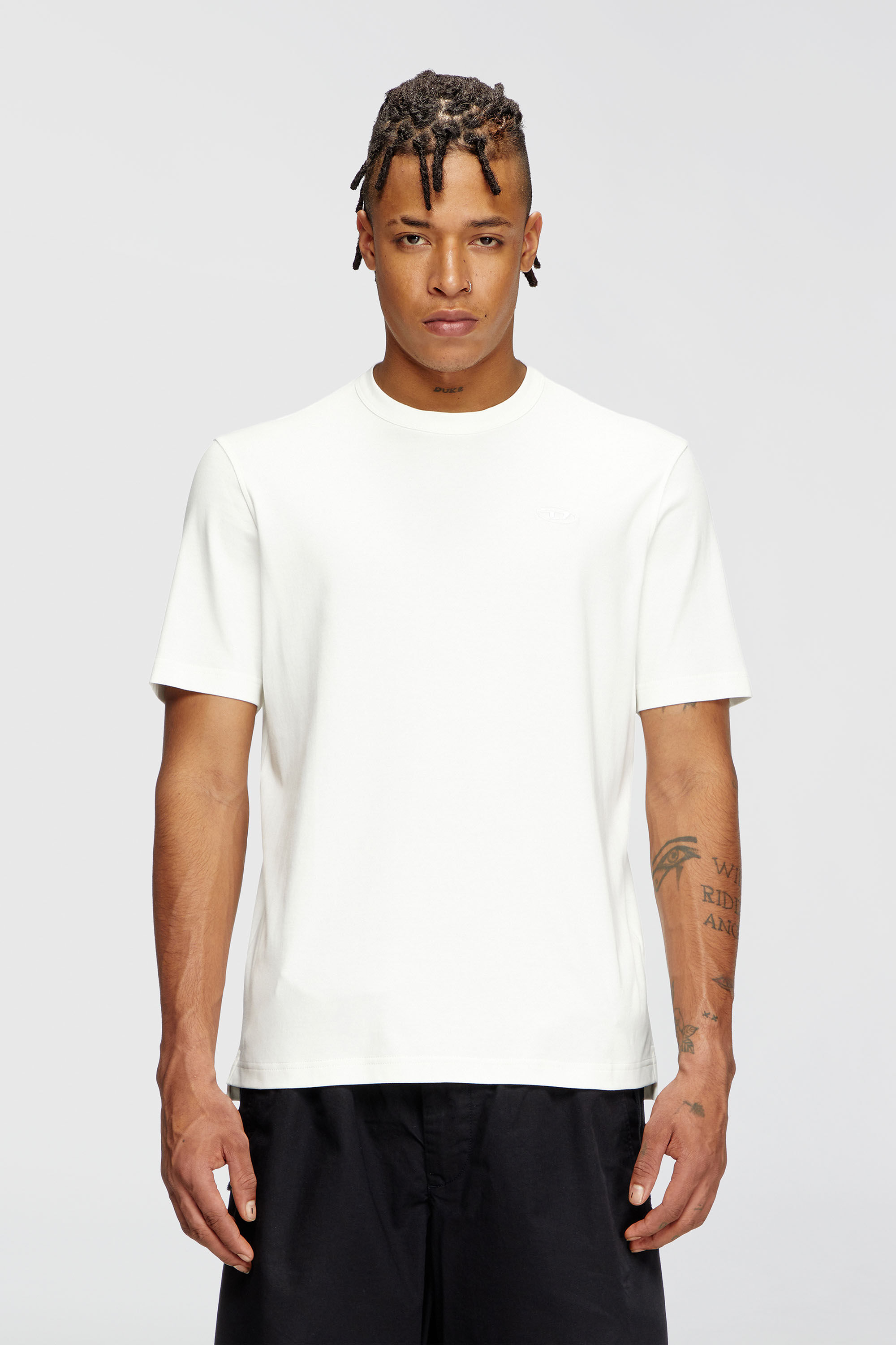 Diesel - T-ADJUST-SLITS-R17, T-shirt avec broderie &agrave; logo ton sur ton Homme in Blanc - 3