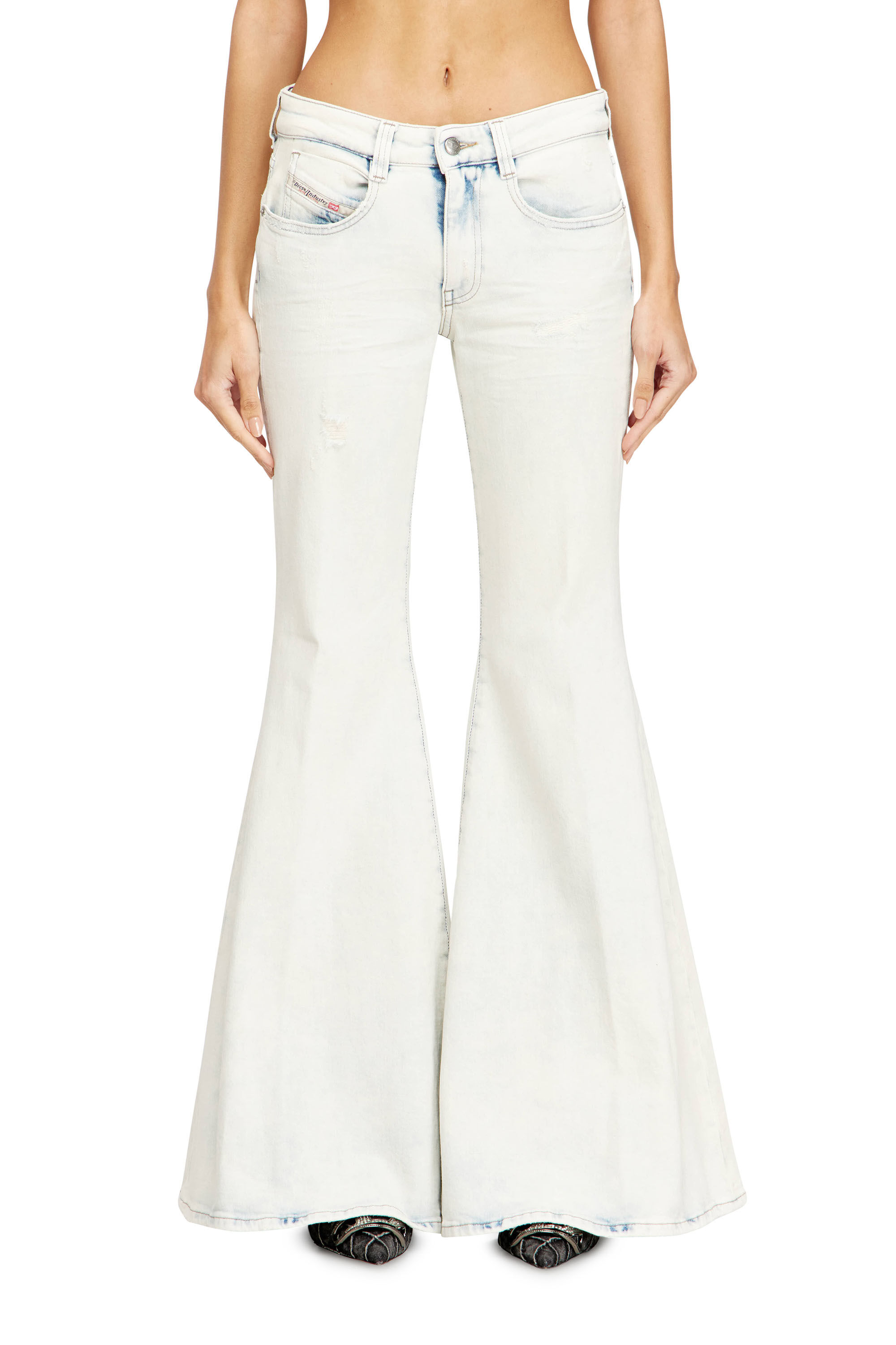 Diesel - Flare Jeans 1970 D-Bleess 0ADBS Femme, Blanc - Image 3