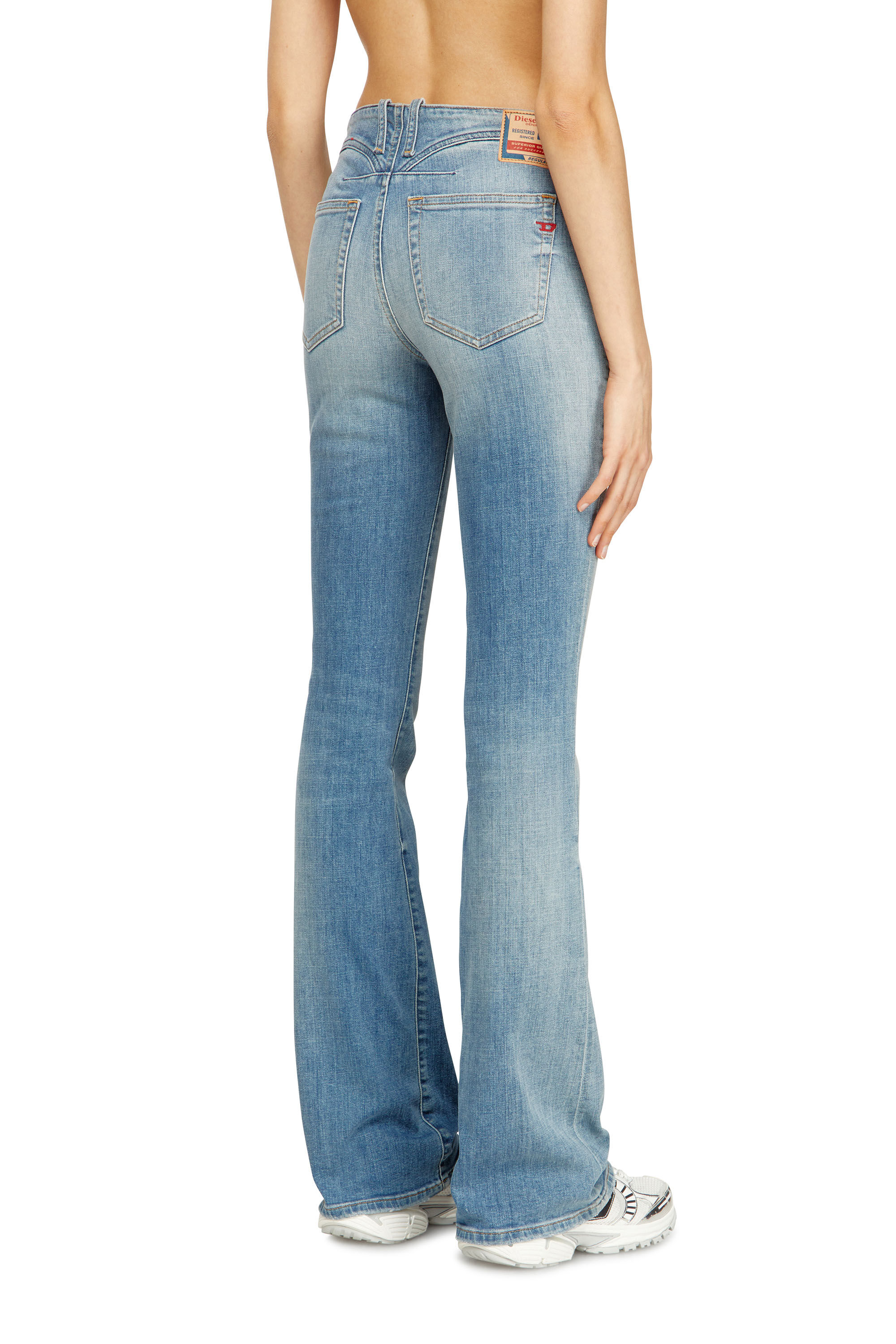 Diesel - Bootcut Jeans 1969 D-Ebbey 09N95 Femme, Bleu Clair - Image 4