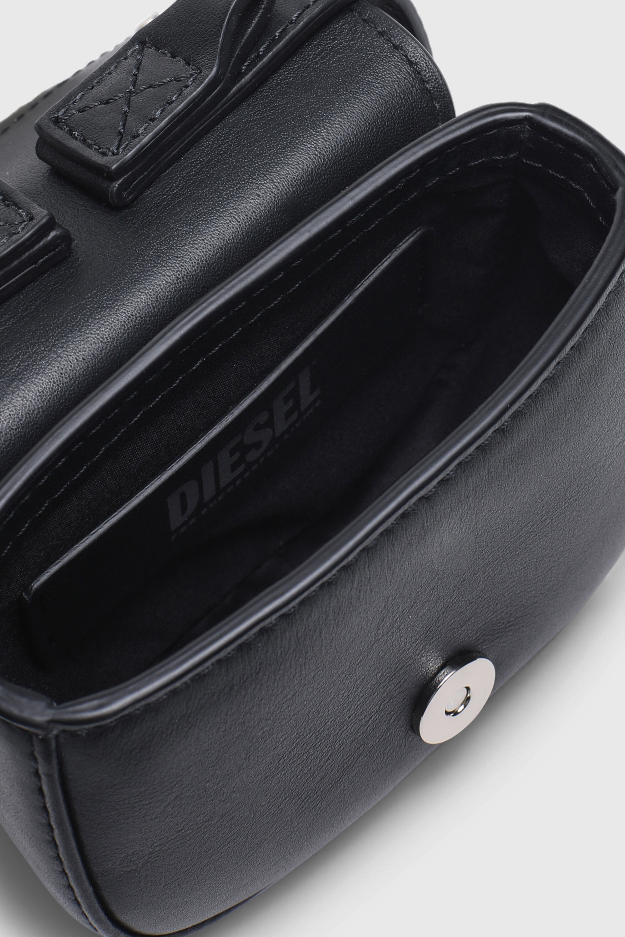 Diesel - 1DR XS, 1DR XS-Mini sac iconique avec plaque D logo Femme in Noir - 7